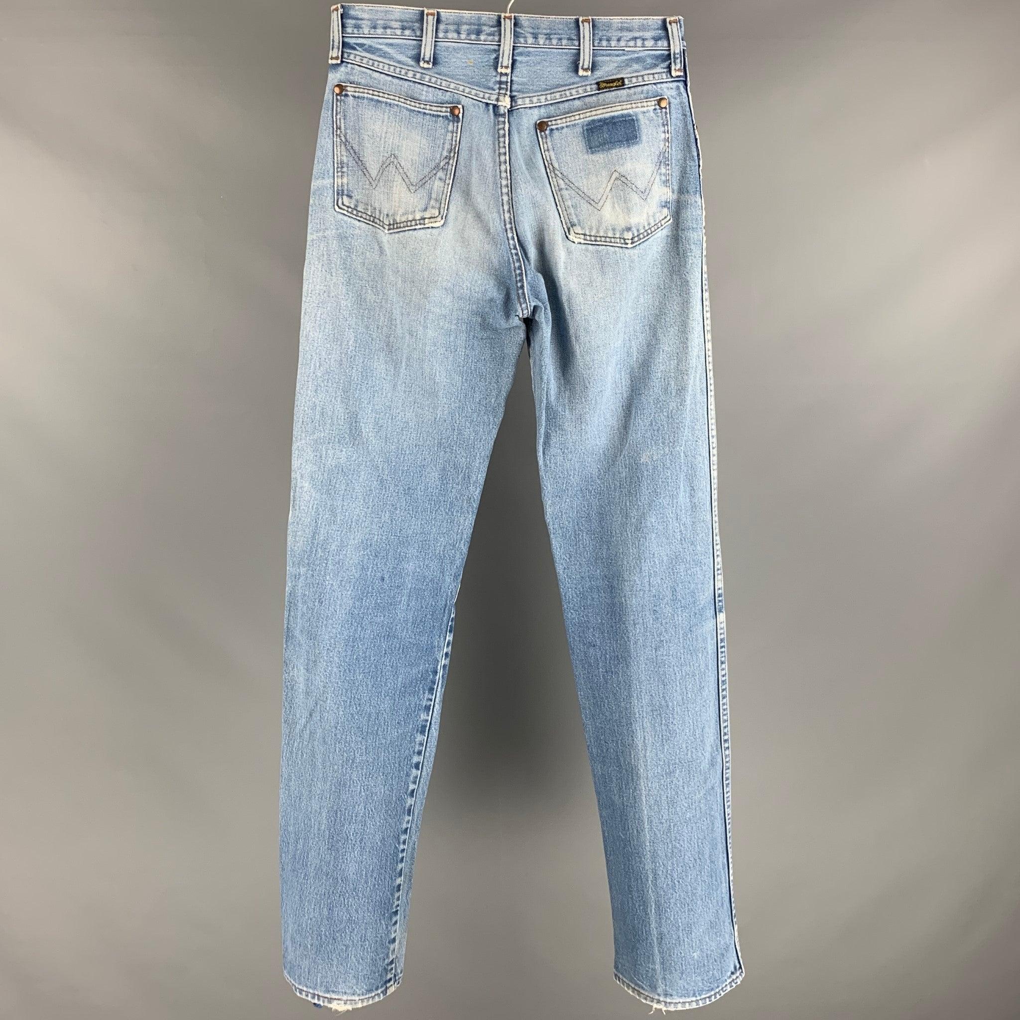 WRANGLER Size 31 Blue Distressed Straight Zip Fly Jeans In Good Condition For Sale In San Francisco, CA