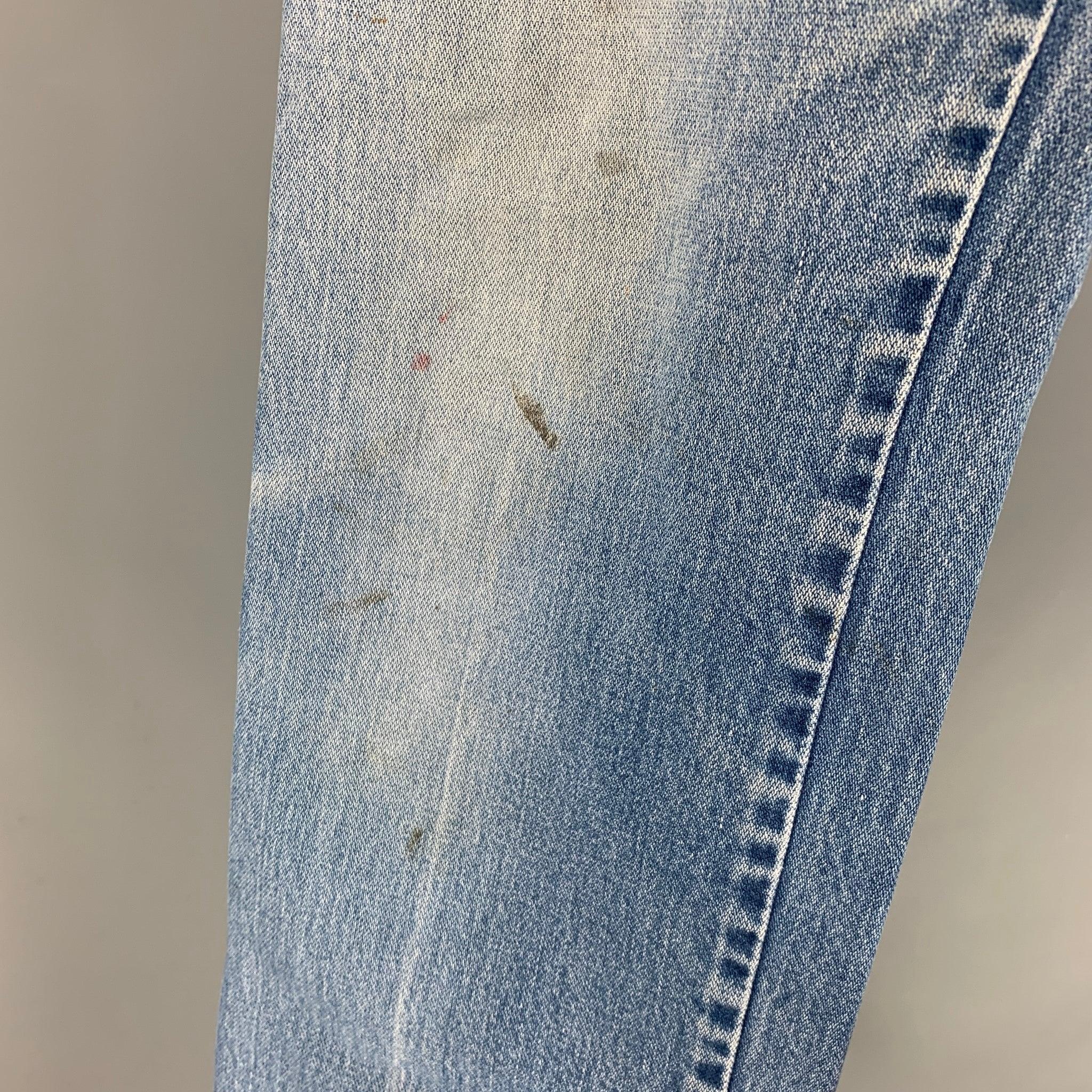 WRANGLER Size 31 Blue Distressed Straight Zip Fly Jeans In Good Condition For Sale In San Francisco, CA