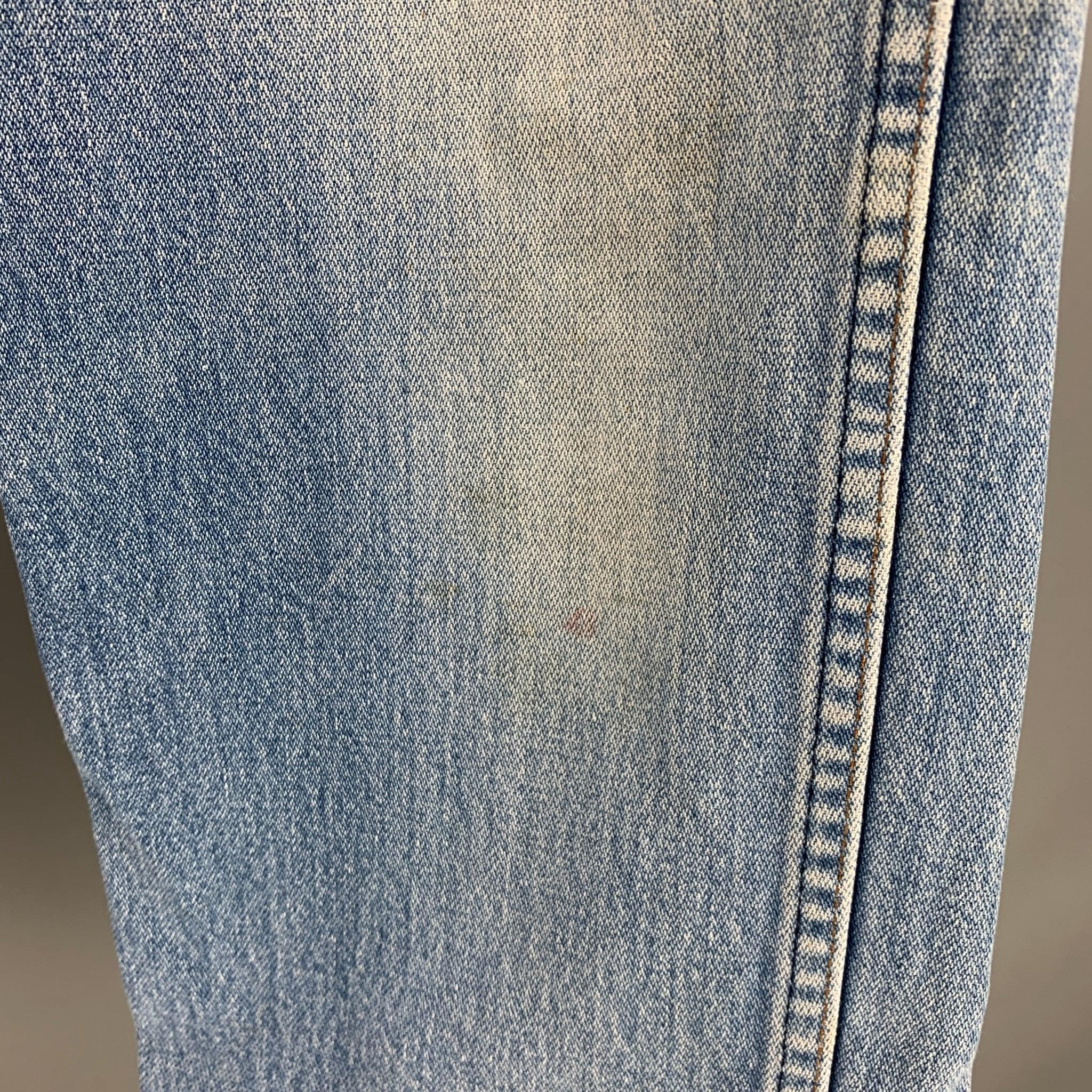 WRANGLER Size 31 Blue Distressed Straight Zip Fly Jeans For Sale 1