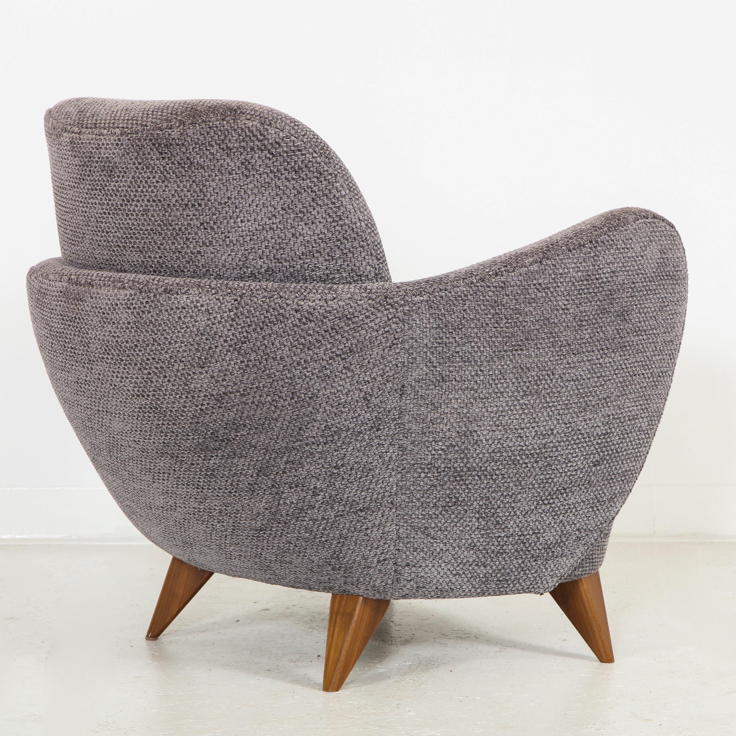 Wrap Around Barrel Chair w/ Wood Base Offered by Vladimir Kagan Design Group In Good Condition In Clifton, NJ