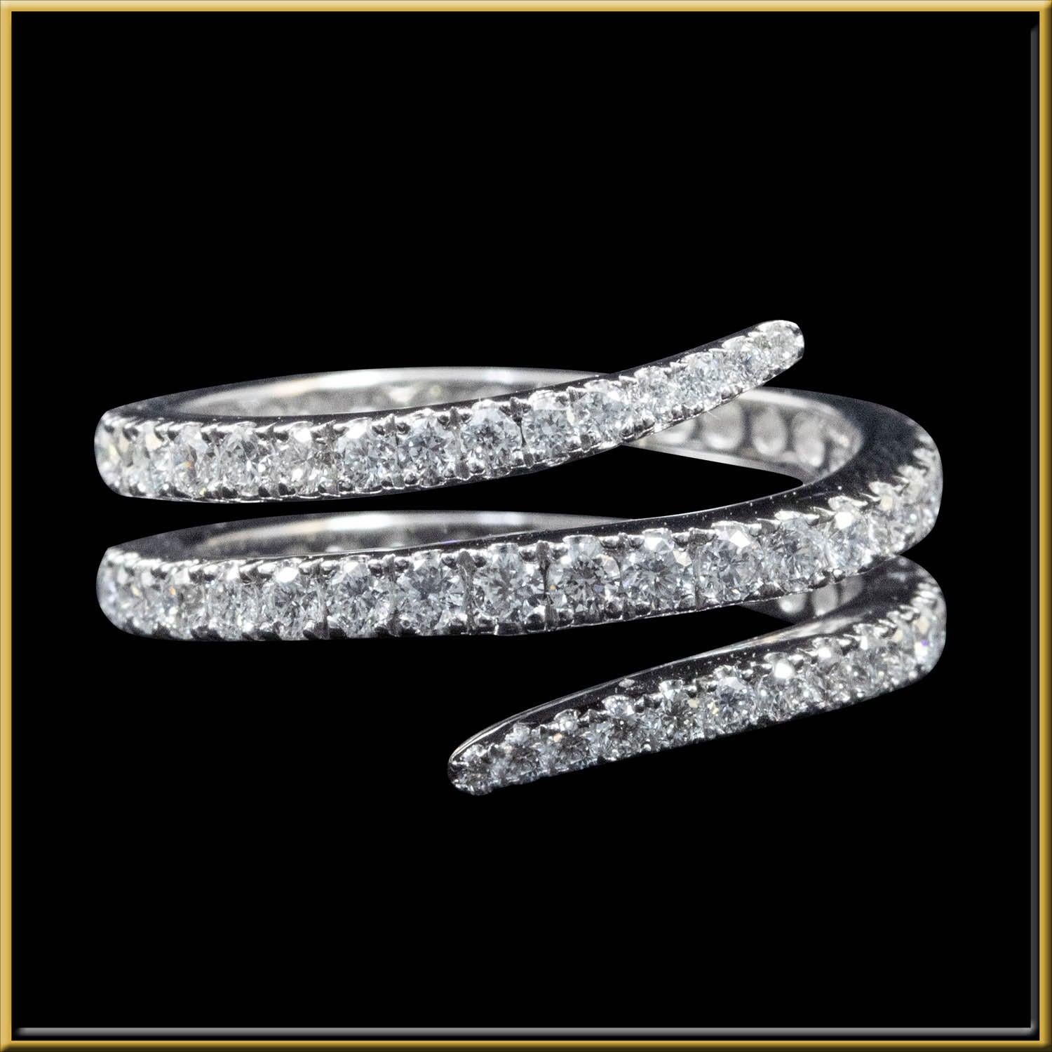 For Sale:  Wrap Around Diamond Fashion Ring in 18 Karat Gold 3