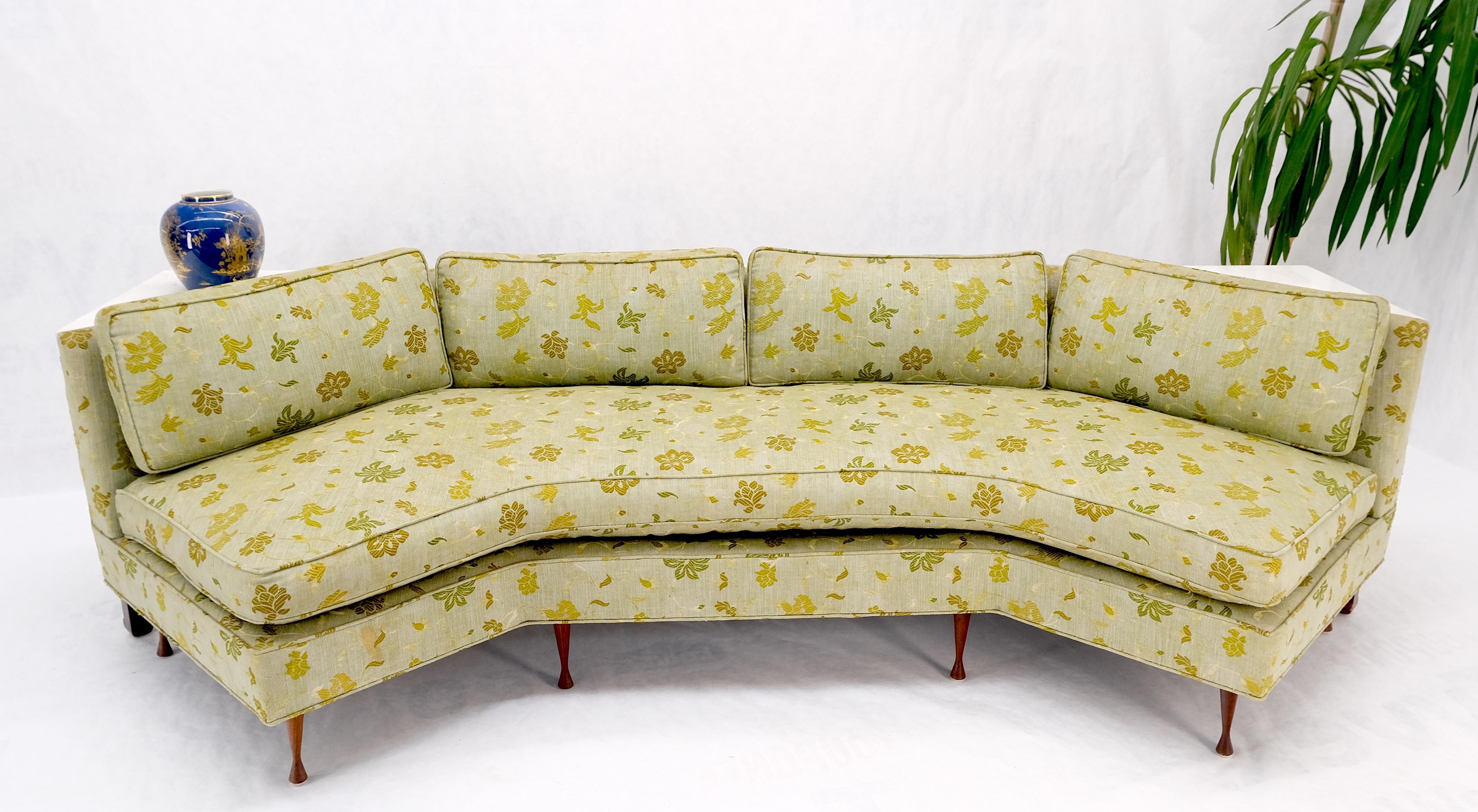 Wrap Around Mid-Century Modern Sofa W Paire de tables assorties en marbre menthe ! en vente 14