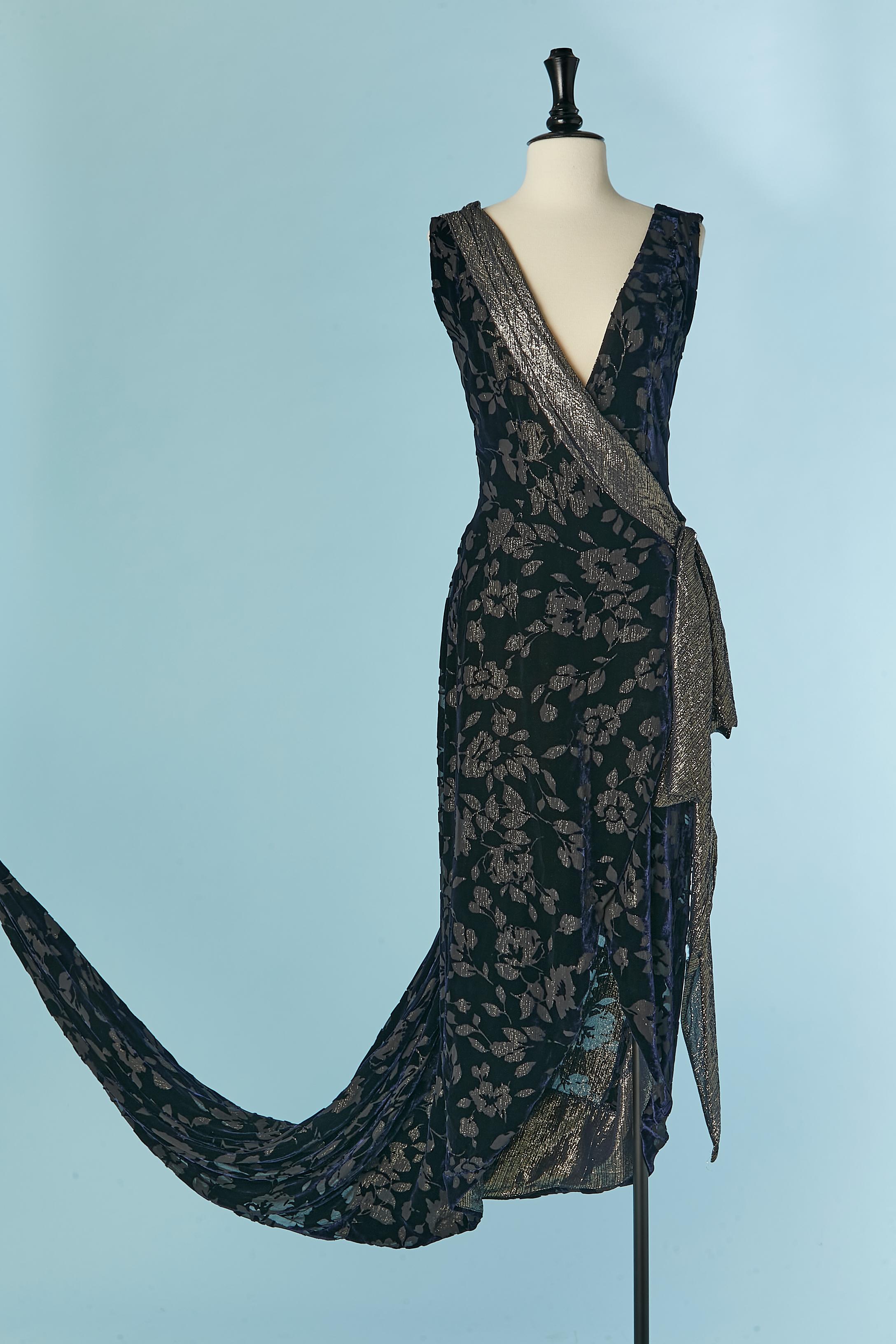 Black Wrap evening dress with drag in dévoré velvet, lamé and rhinestone brooch For Sale