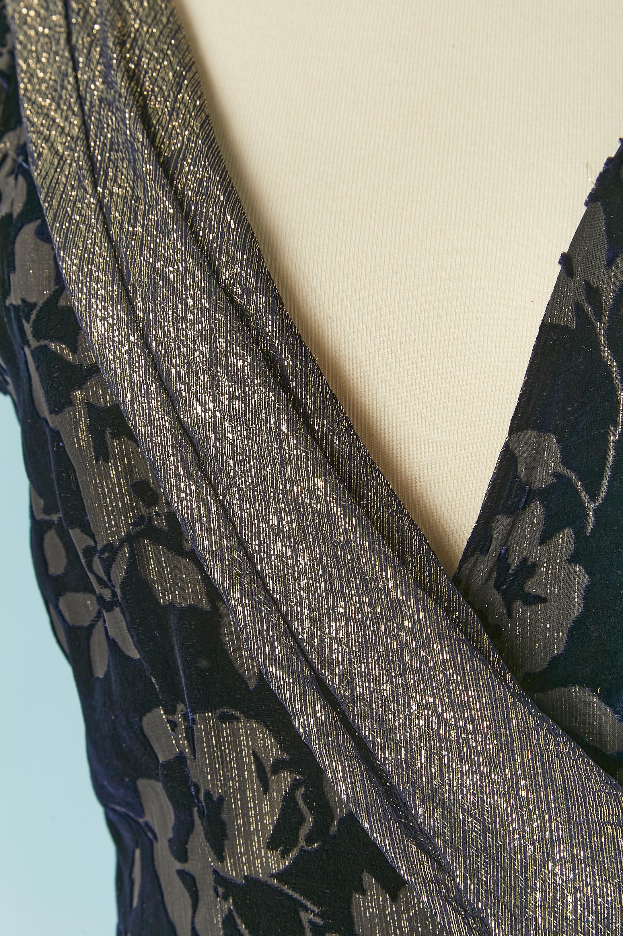 Wrap evening dress with drag in dévoré velvet, lamé and rhinestone brooch In Good Condition For Sale In Saint-Ouen-Sur-Seine, FR