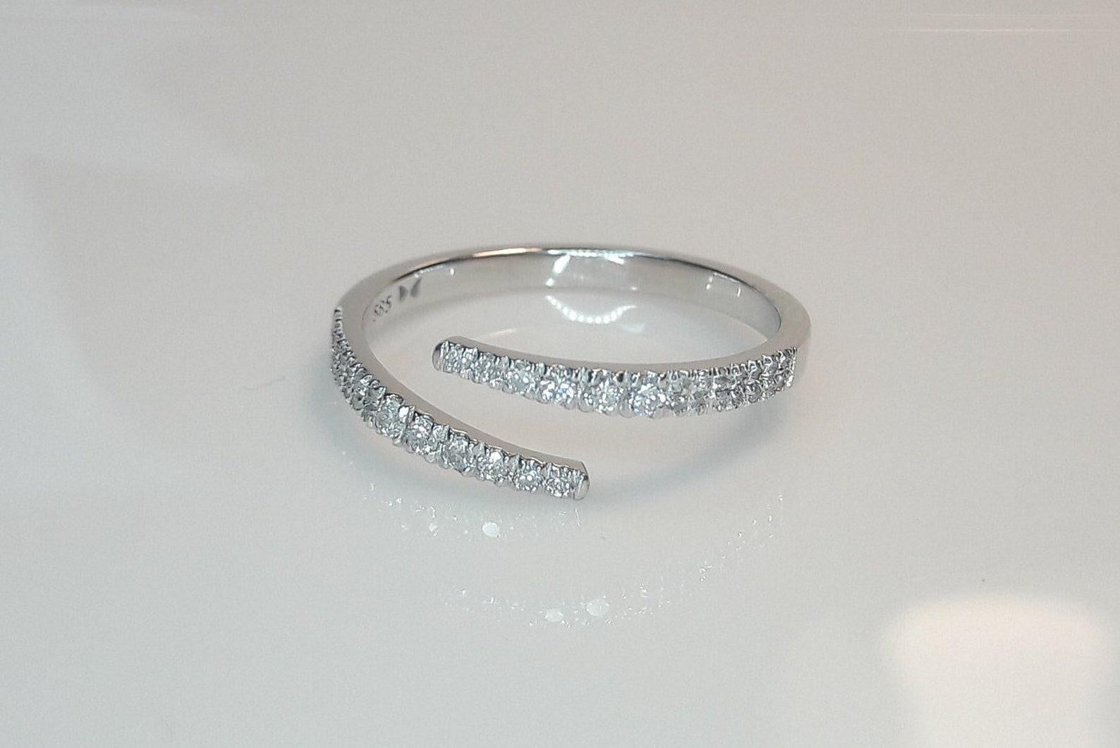 Wickelring aus Moissanit mit offenem Moissanitband 925 aus Sterlingsilber, Geschenk für Damen. 10