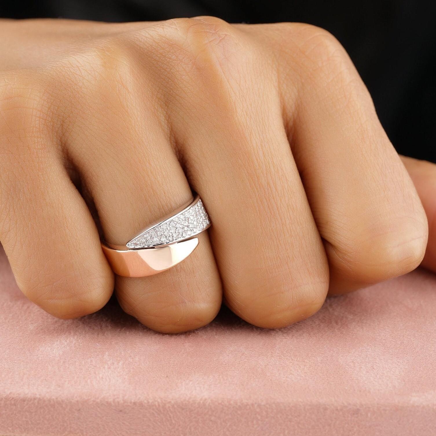 Art Déco Anello da polso con diamante naturale avvolgente e doppio tono in oro massiccio 14K (certificato) in vendita