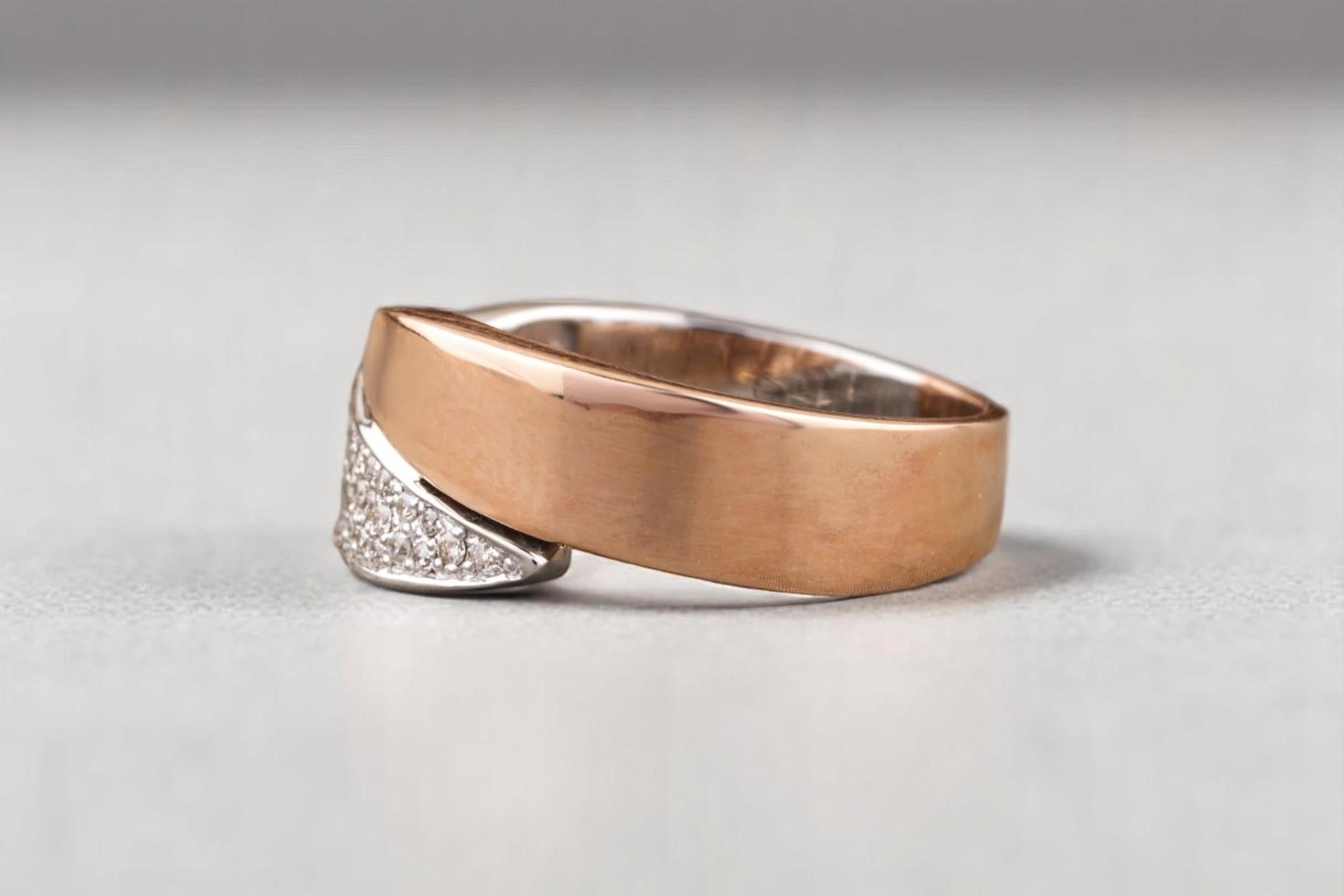 Anello da polso con diamante naturale avvolgente e doppio tono in oro massiccio 14K (certificato) In condizioni Nuovo in vendita a New Delhi, DL