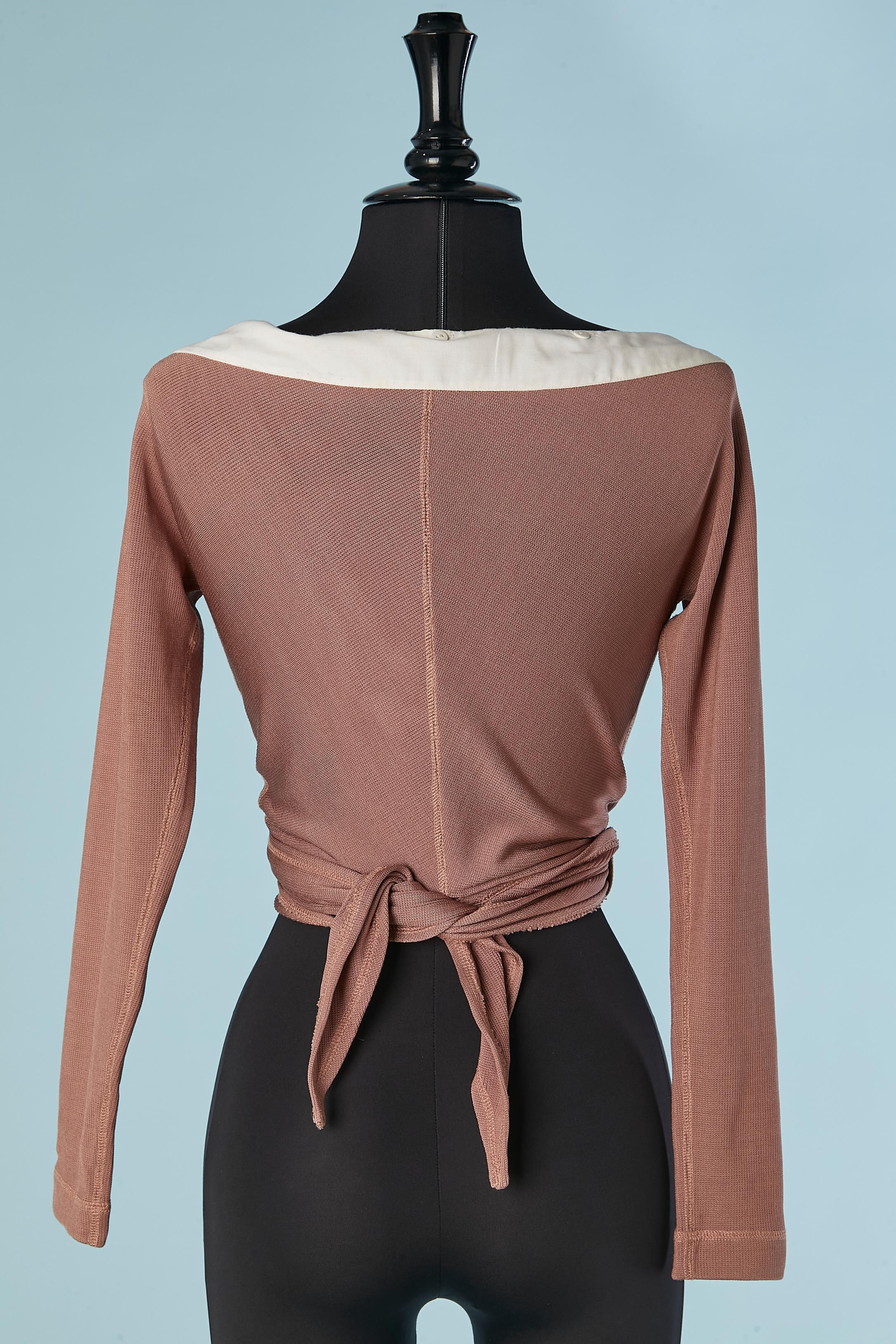 Top envolvente de rayón rosa pálido con cuello blanco desmontable CHANTAL THOMASS en Excelente estado para la venta en Saint-Ouen-Sur-Seine, FR