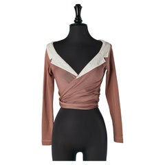 Top envolvente de rayón rosa pálido con cuello blanco desmontable CHANTAL THOMASS