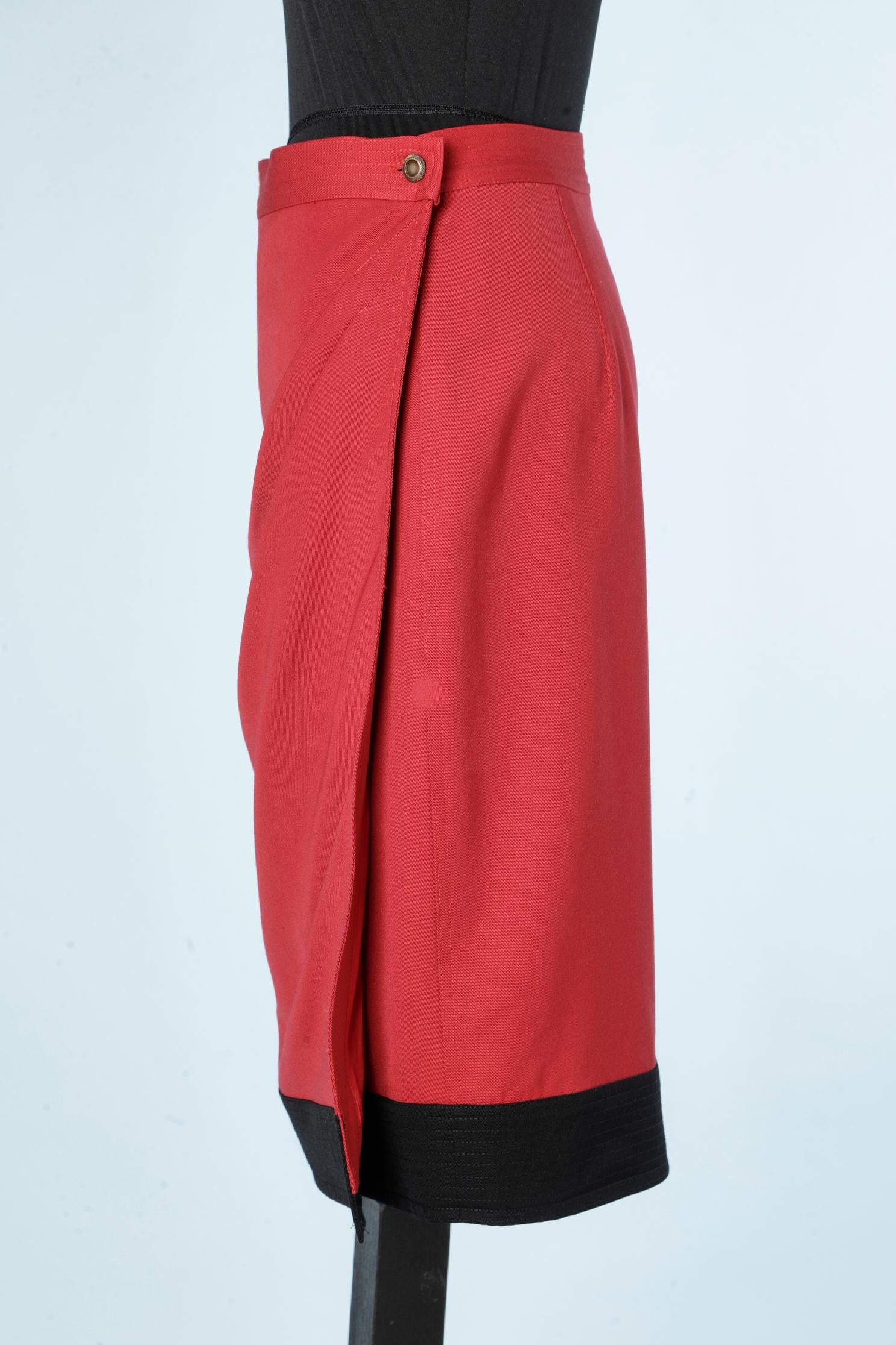 Rosso Gonna a portafoglio in lana rossa e striscia nera sul bordo inferiore Gianni Versace in vendita
