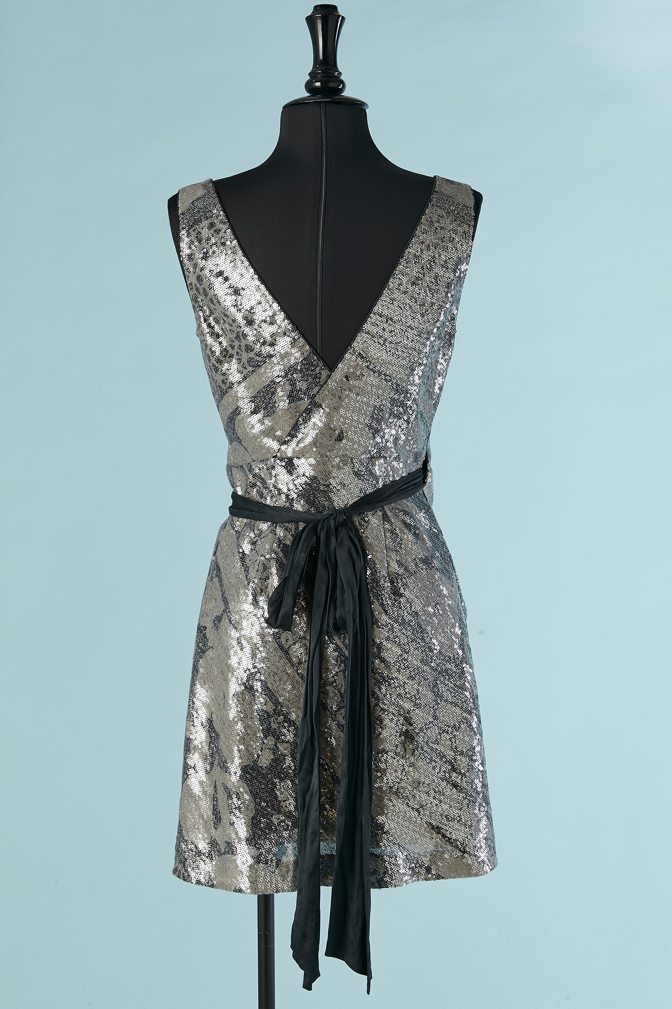 Wrap sleeveless silver sequin cocktail dress Diane von Furstenberg For Sale 2