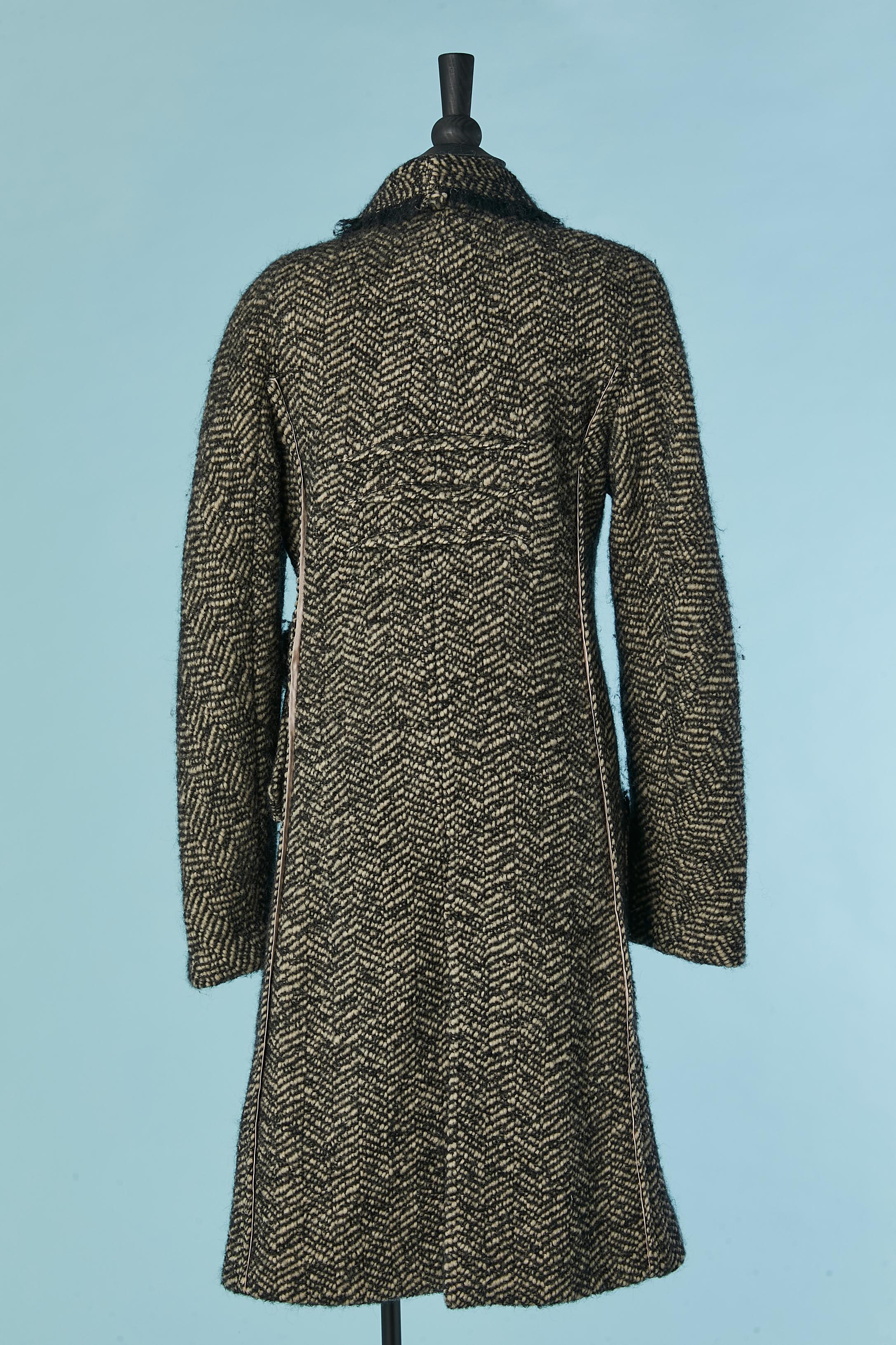 Manteau enveloppant en laine à chevrons avec bordures à franges, poches et découpes Sonia Rykiel en vente 1