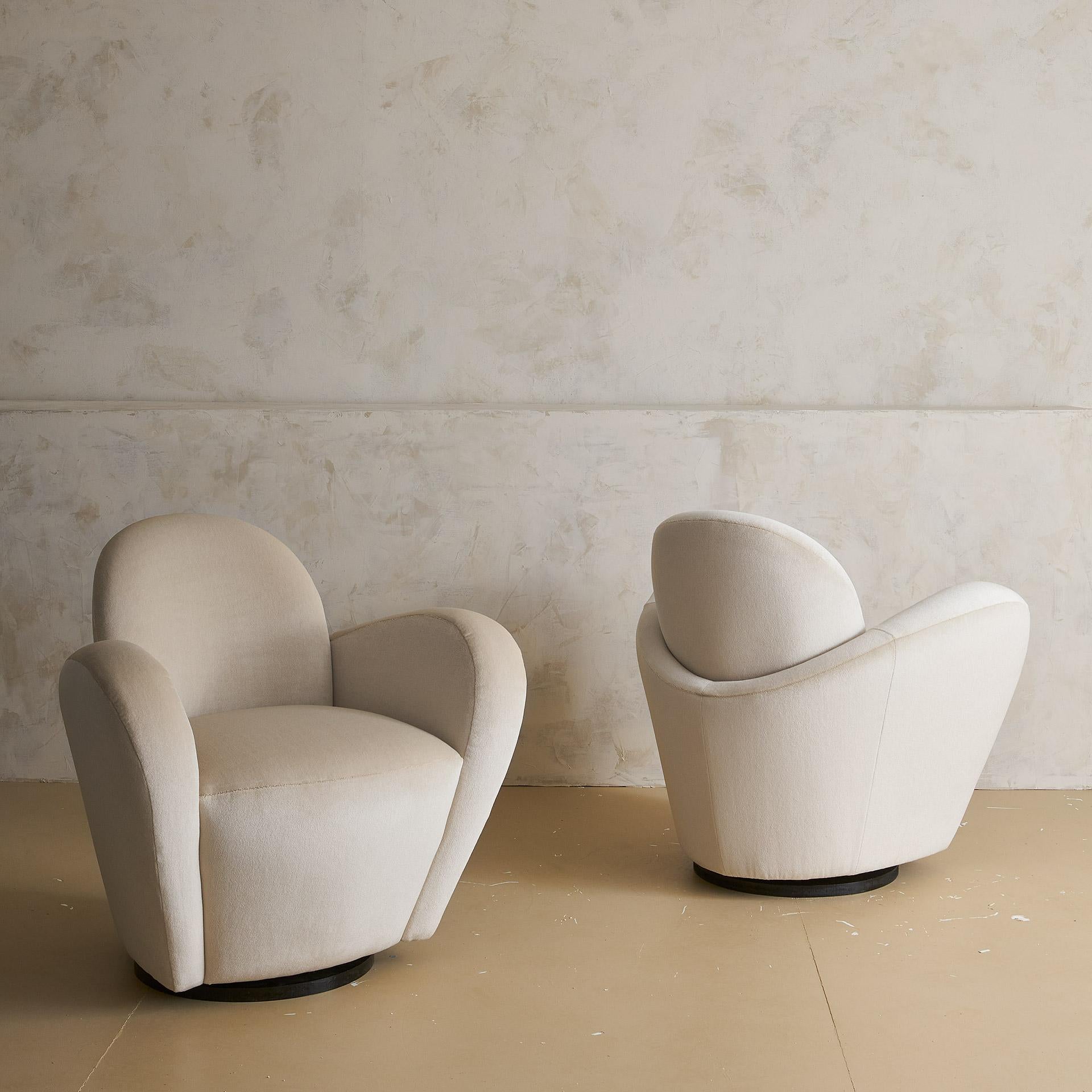 Mid-Century Modern Wraparound Swivel Chair in the style of Vladimir Kagan in Ivory Mohair