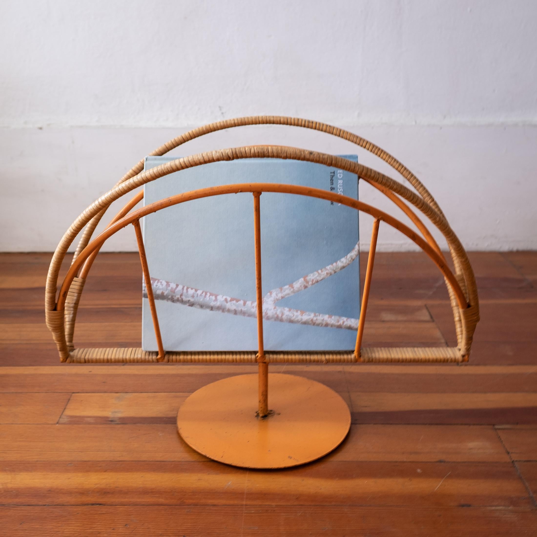 Mid-20th Century Wrapped Cane and Iron Magazine Holder by Arthur Umanoff for Raymor For Sale