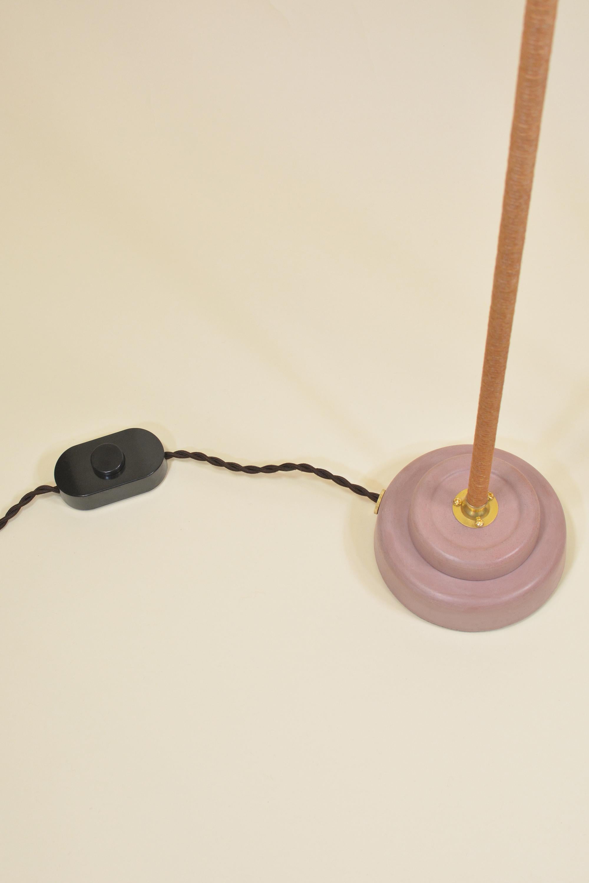 Lampadaire Lavender Lion's Paw enveloppé en vente 5