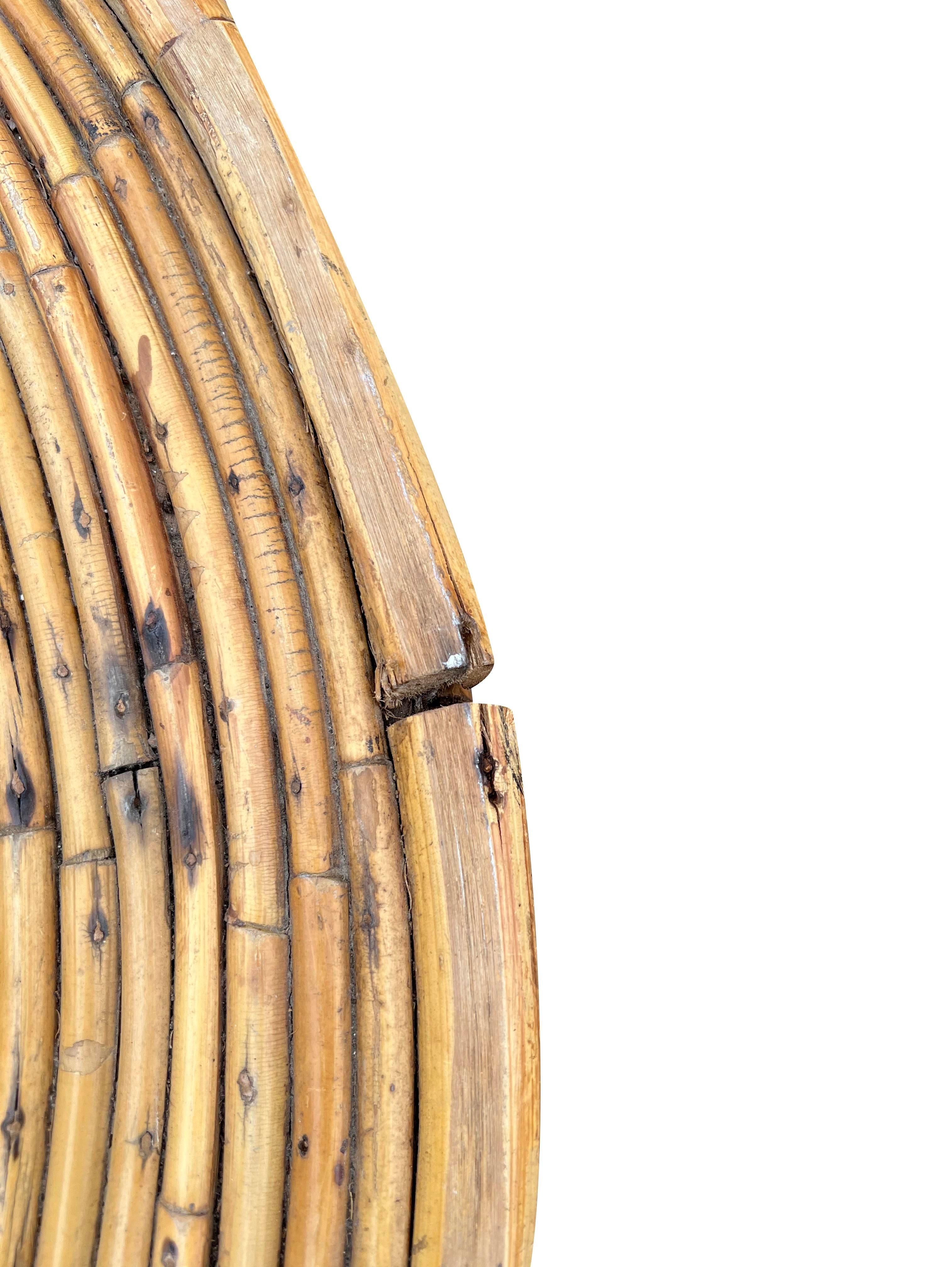 Wrapped Rattan Wicker Round Natural Coffee Table in Coastal Boho Chic Style In Good Condition For Sale In Saddle River, NJ