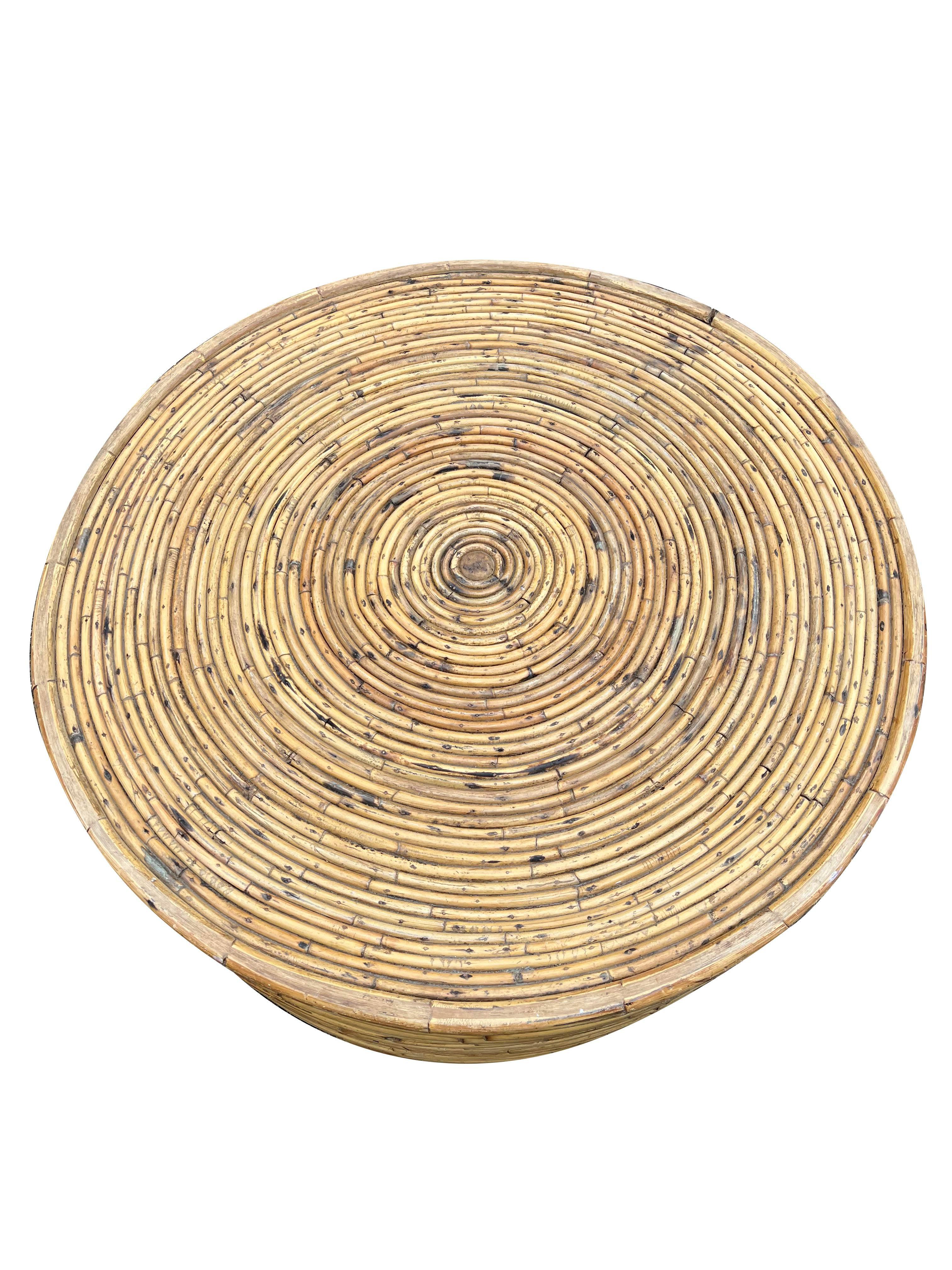 Late 20th Century Wrapped Rattan Wicker Round Natural Coffee Table in Coastal Boho Chic Style For Sale