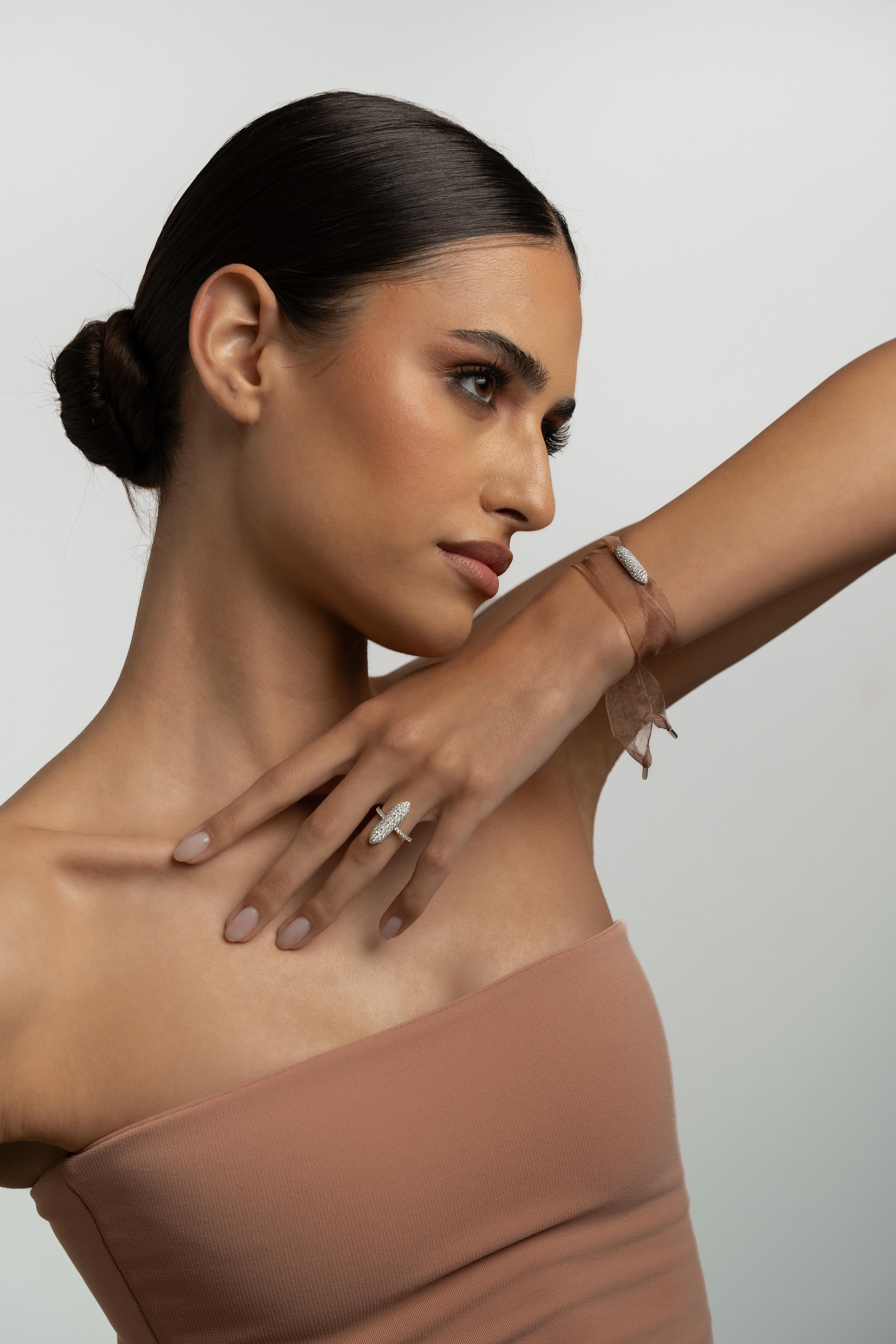 Moderno Wrapt in Diamonds Versatile girocollo e bracciale in oro 18 carati con pavé di diamanti in vendita