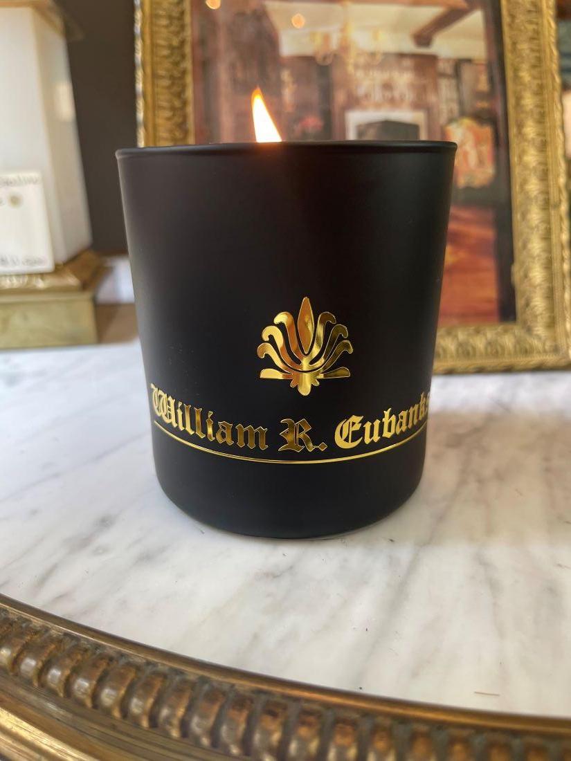 WRE Signature-Kerzenleuchter in Indochine- Fragrance, schwarzes, mattes Glas (21. Jahrhundert und zeitgenössisch) im Angebot