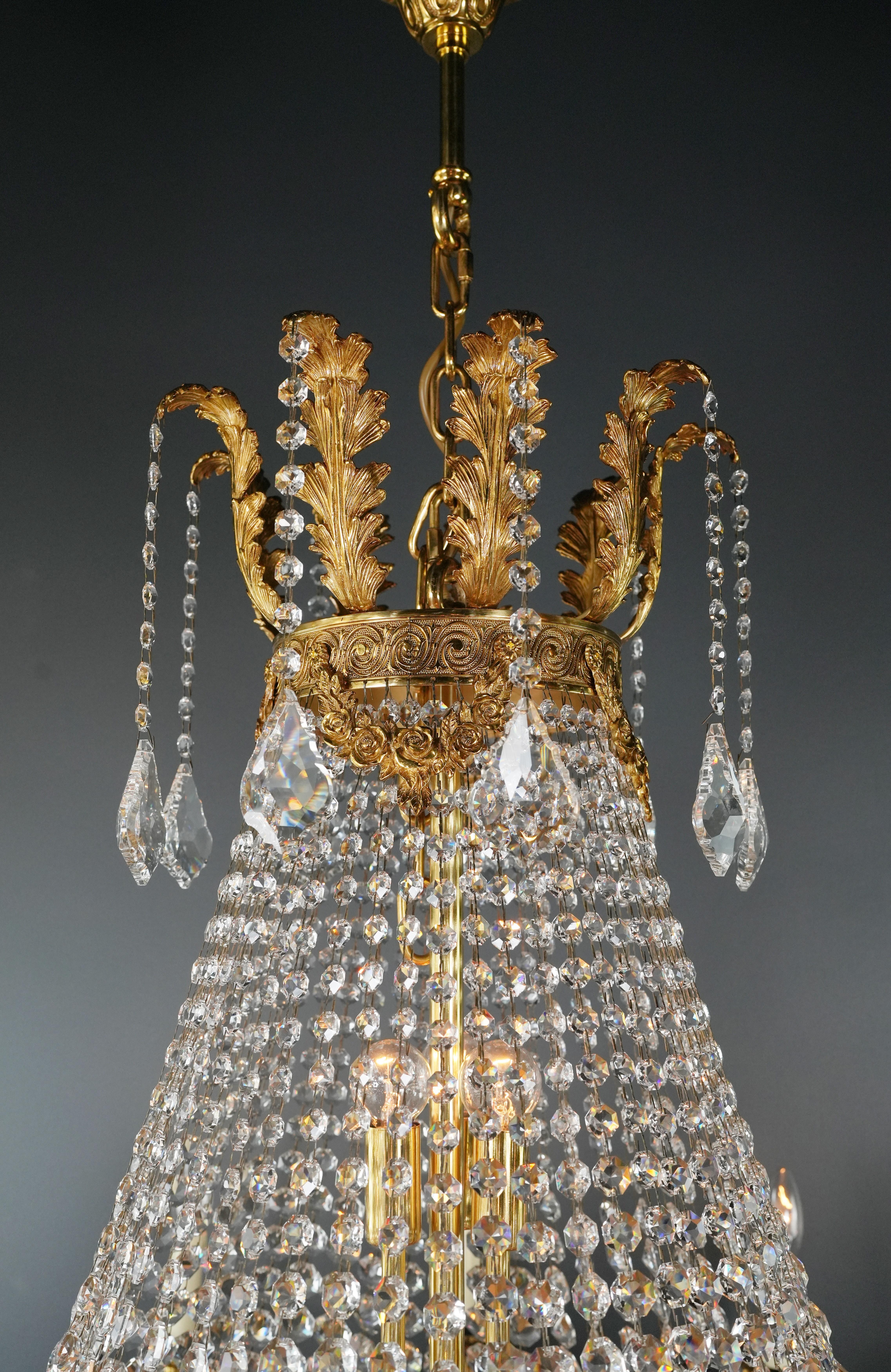 Wreat Brass Basket Empire Sac a Pearl Chandelier Crystal and Antique Gold For Sale 1