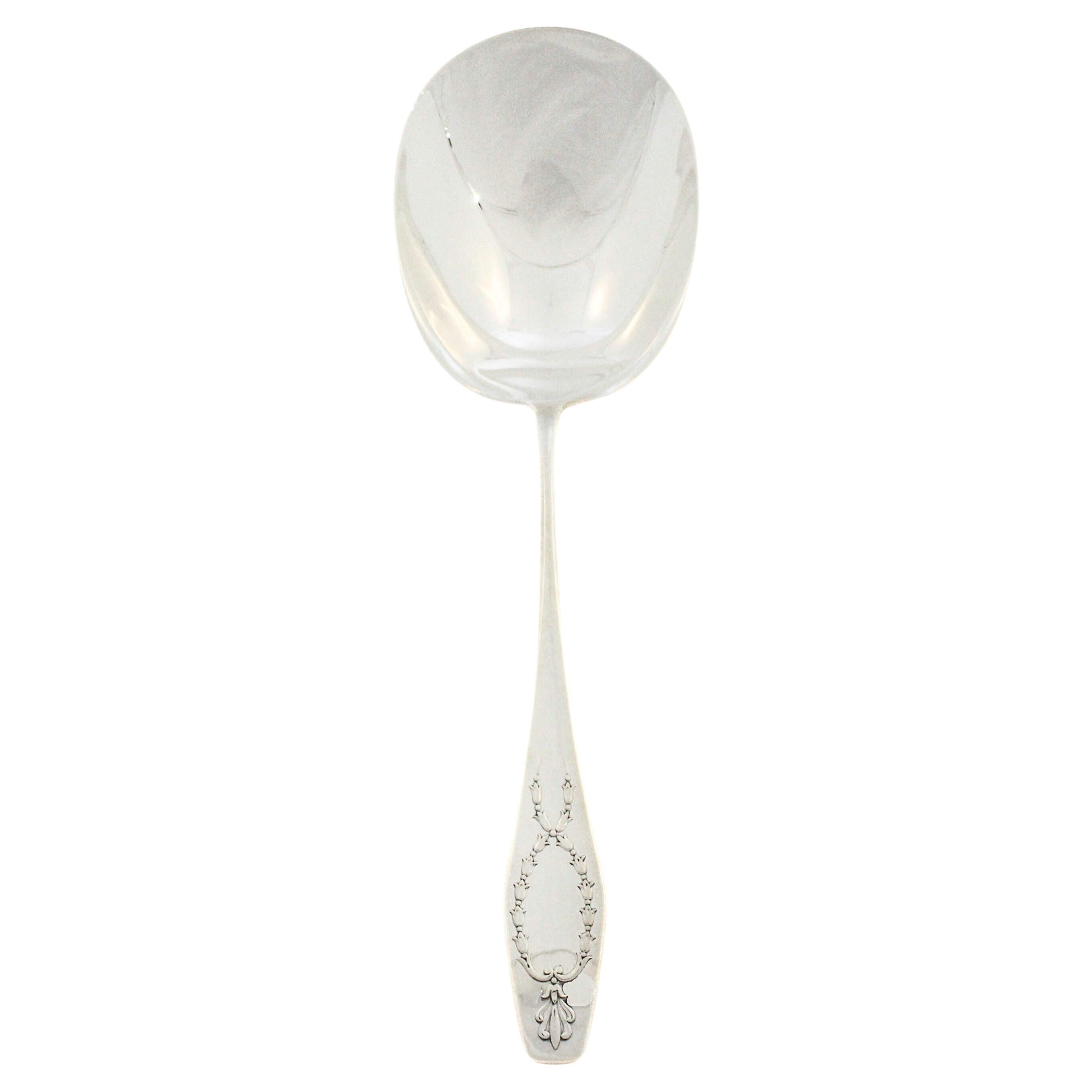 Cucchiaio da portata "Wreath" in argento sterling in vendita