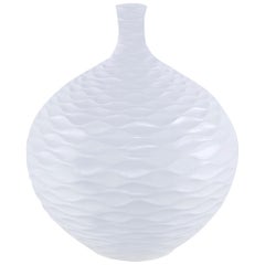 Wren Vase in White Ceramic by CuratedKravet