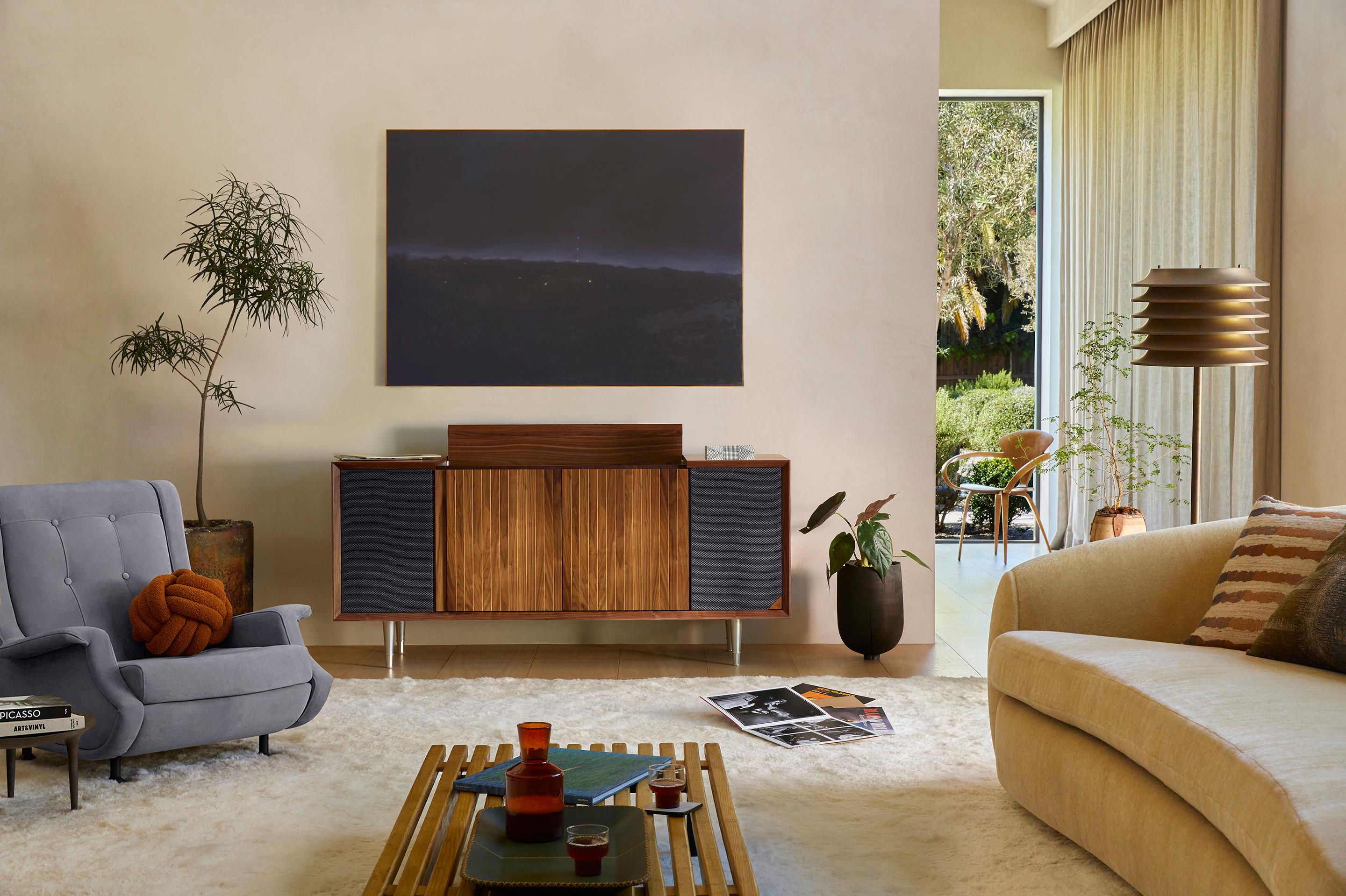 Console giradischi Wrensilva M1 con streaming musicale integrato in noce in vendita 1