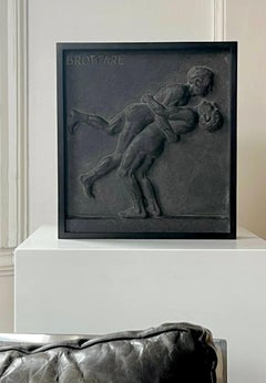 "Ringer", Reliefskulptur aus der Mitte des Jahrhunderts in Stein, 10,4 x 11,4 cm