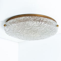 Aplique de pared de cristal arrugado y latón de Hillebrand, 1970