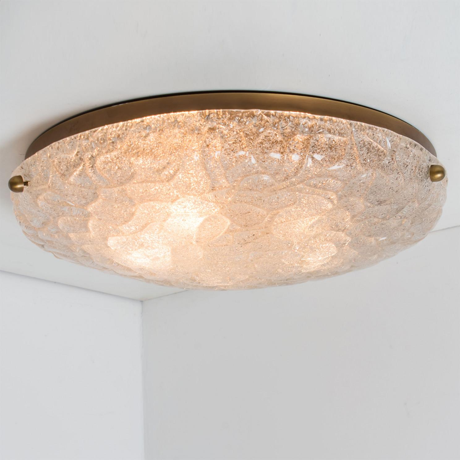 Wrinkled Glass Flush Brass Mount Wall Light by Hillebrand, 1970 In Good Condition For Sale In Rijssen, NL
