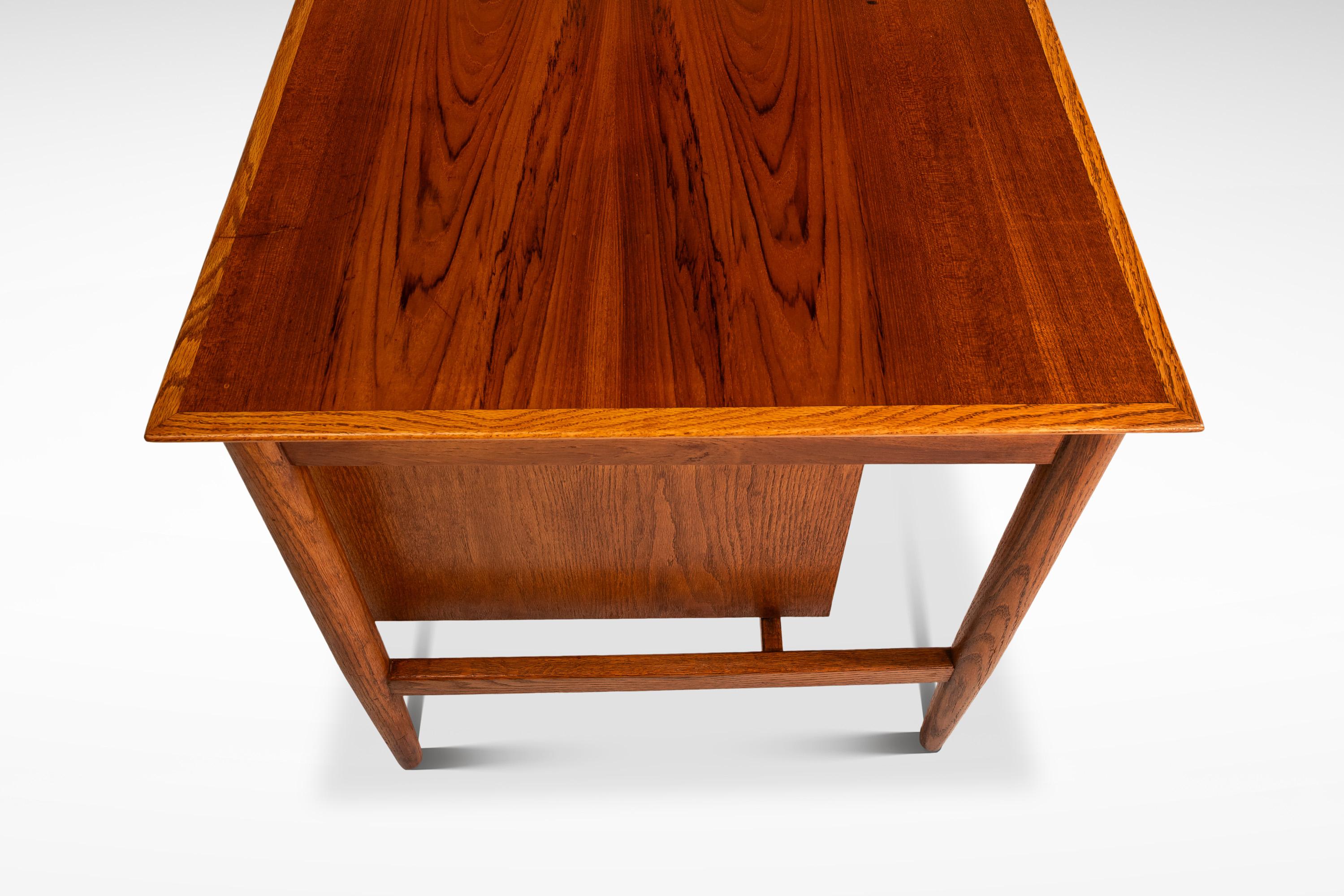 Writer's Desk in Oak Attributed to Arne Vodder for Sigh & Søns, Denmark, c. 1960 For Sale 1