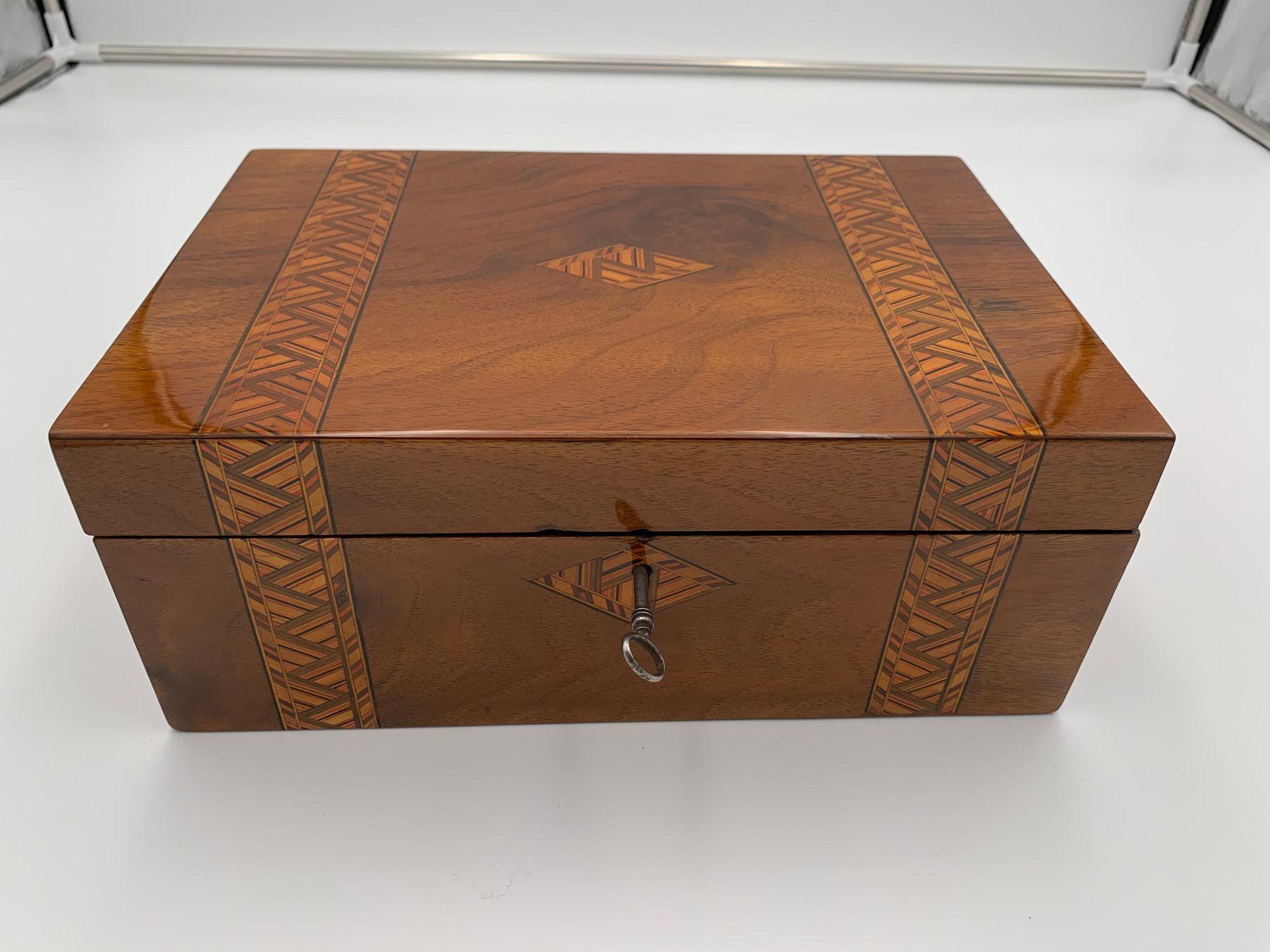 Victorian Writing Casket Box, Walnut with Inlays, England, Late 19th Century For Sale