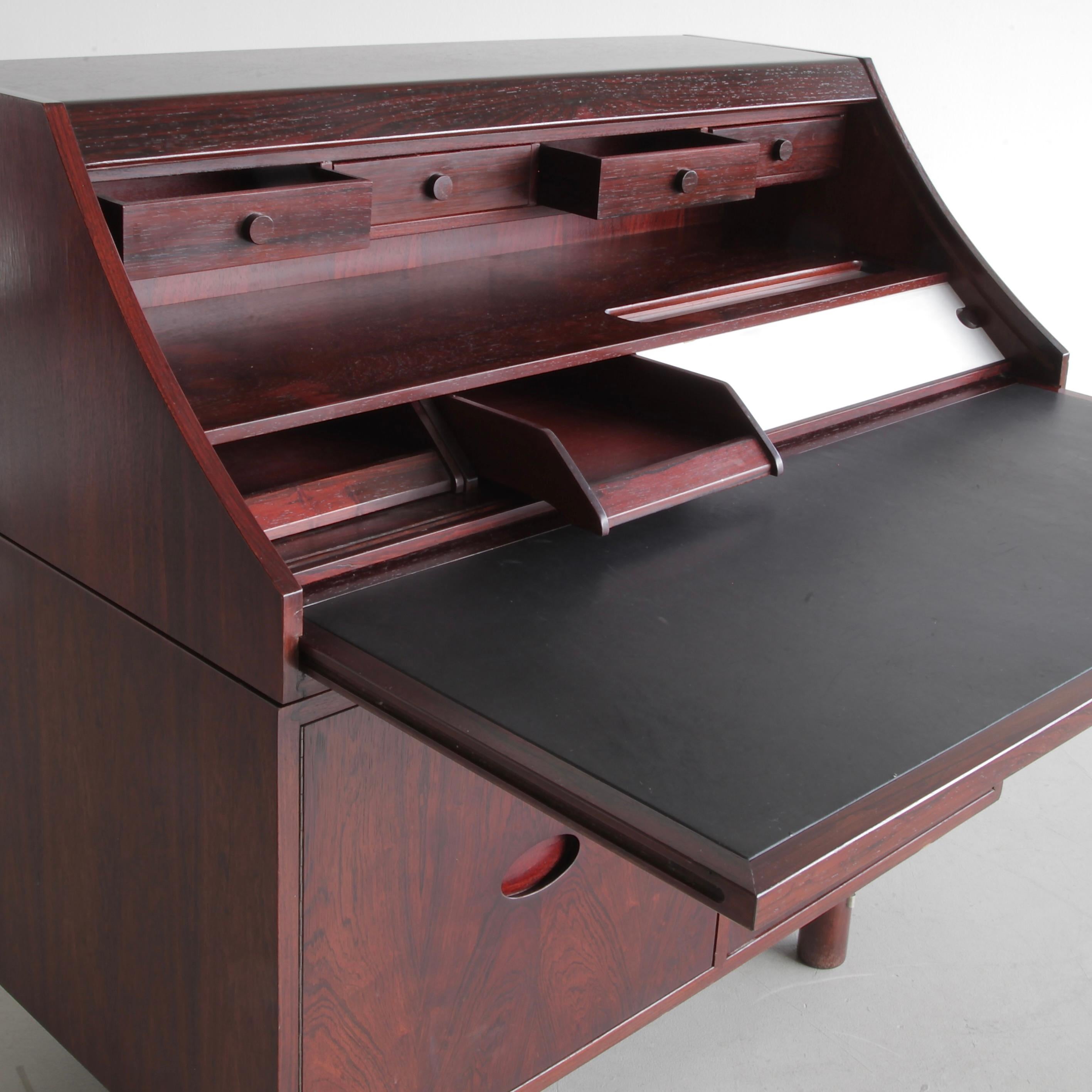Mid-Century Modern Writing Desk by Gianfranco FRATTINI for BERNINI, 1961 For Sale