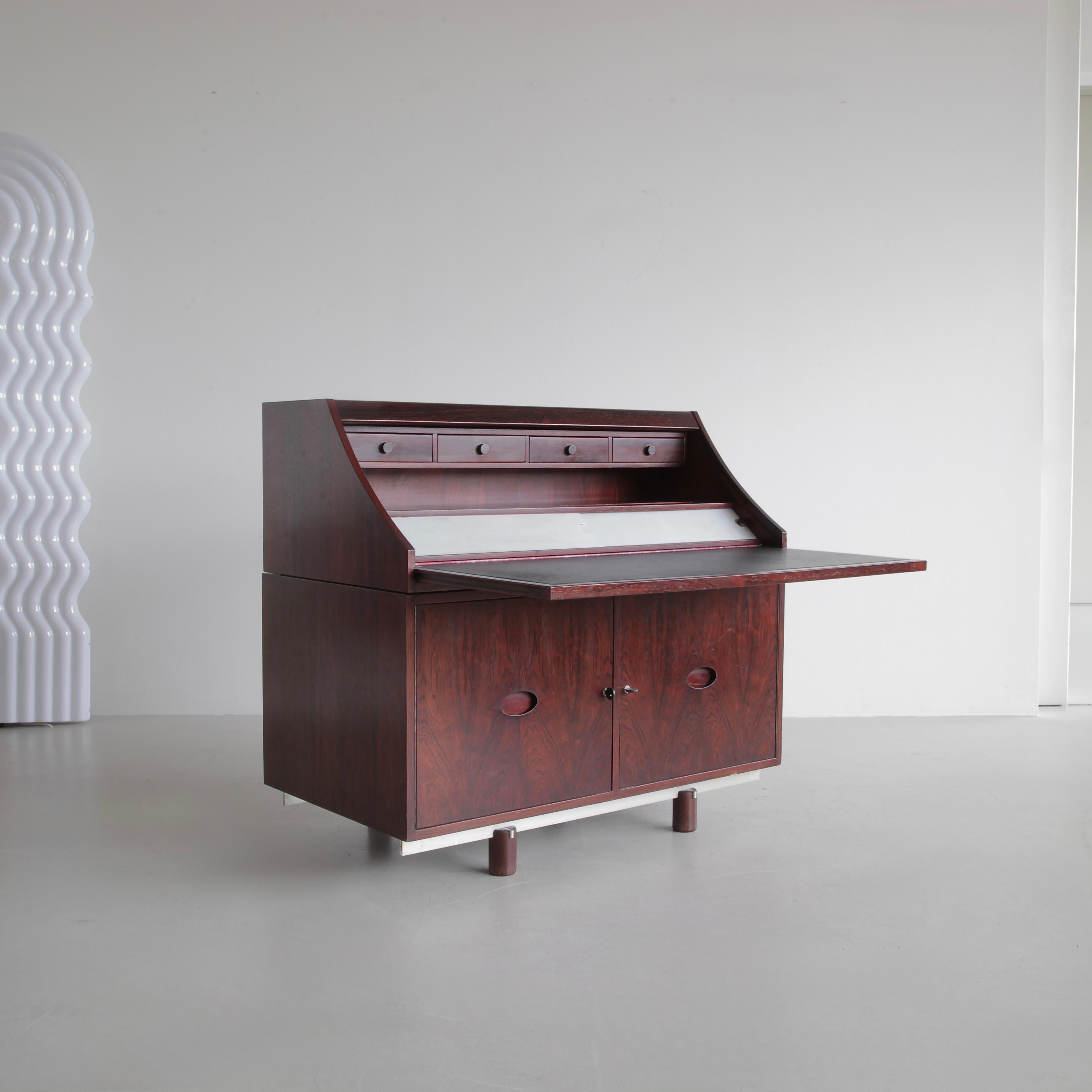Mid-20th Century Writing Desk by Gianfranco FRATTINI for BERNINI, 1961 For Sale