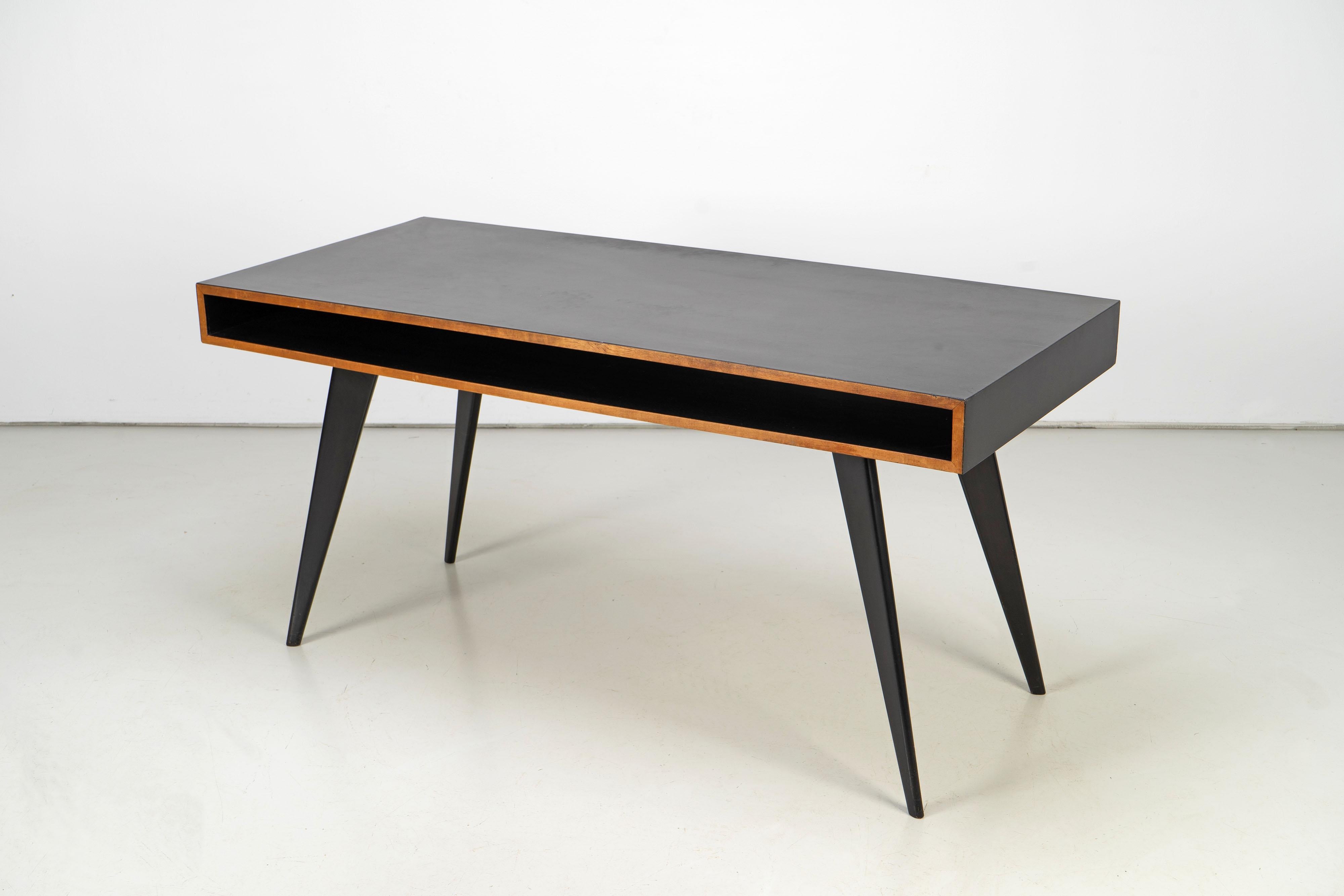 Schreibtisch von Hans Bellmann für Domus Raumkunst, mit schwarzer Formica, 1950er Jahre 1