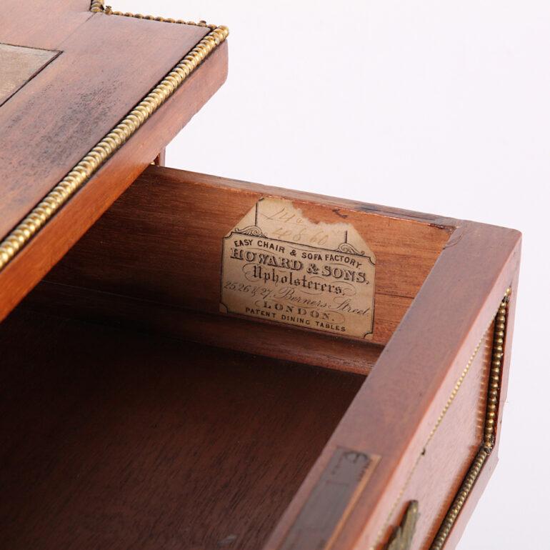 Escritorio de Howard and Sons C.1900 Latón