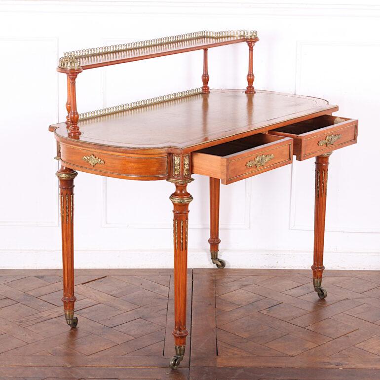 Escritorio de Howard and Sons C.1900 1