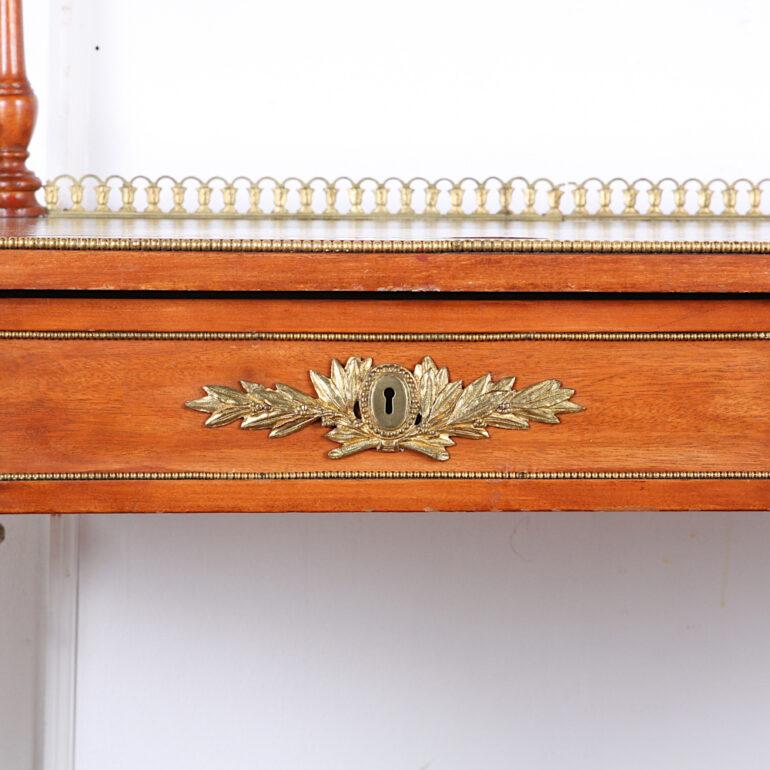 Escritorio de Howard and Sons C.1900 3