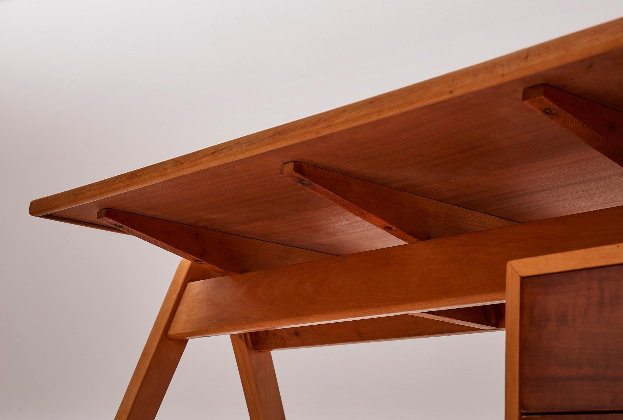 Writing Desk by Robin Day For Hillie. 1950's  5