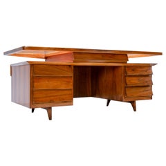 Schreibtisch von Silvio Cavatorta aus massivem Nussbaum und Glas, Italien, 1950er Jahre