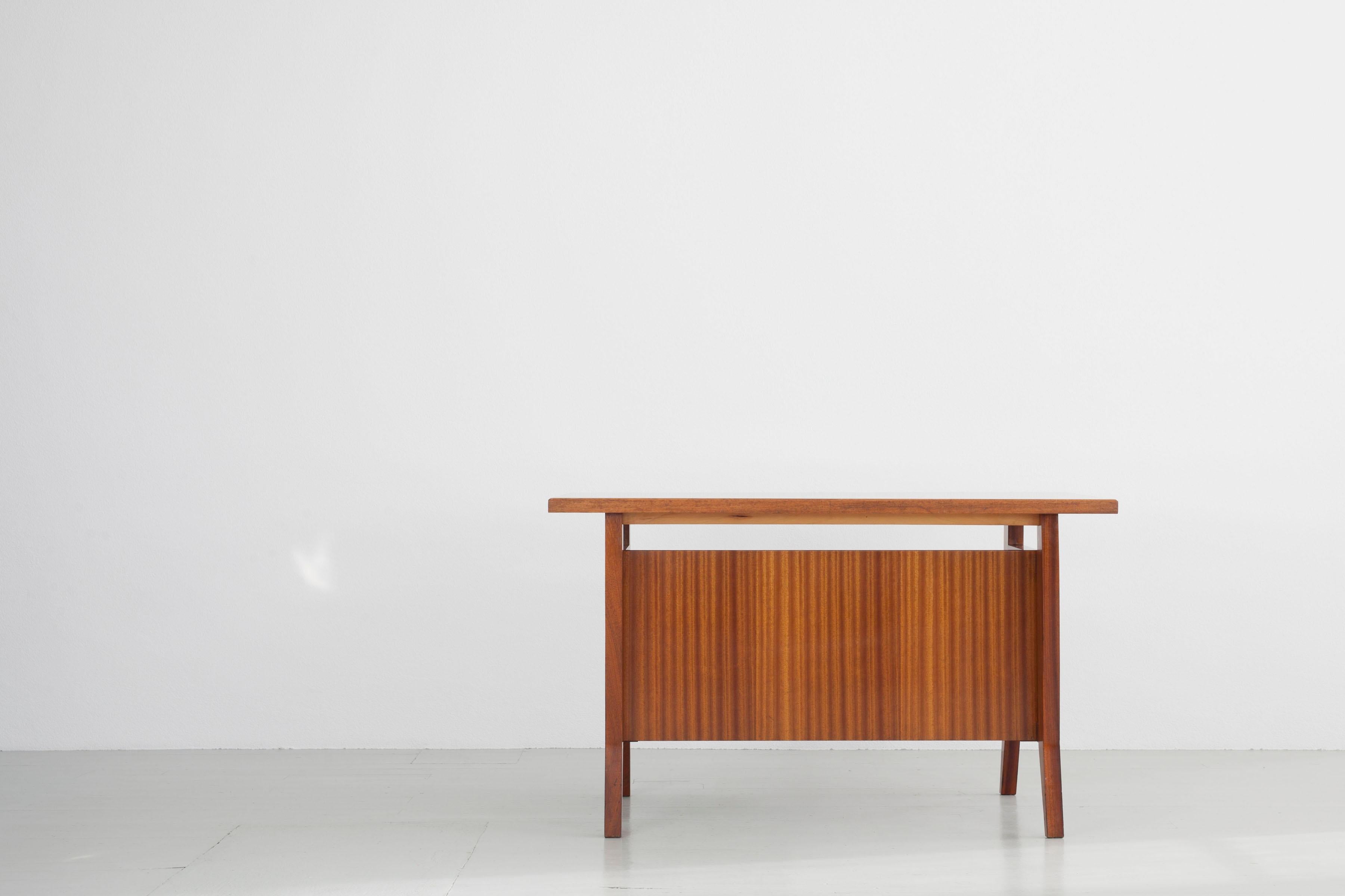 Writing Desk Designed by Gio Ponti / Scirolli, Italy, 1960s In Good Condition In Wolfurt, AT