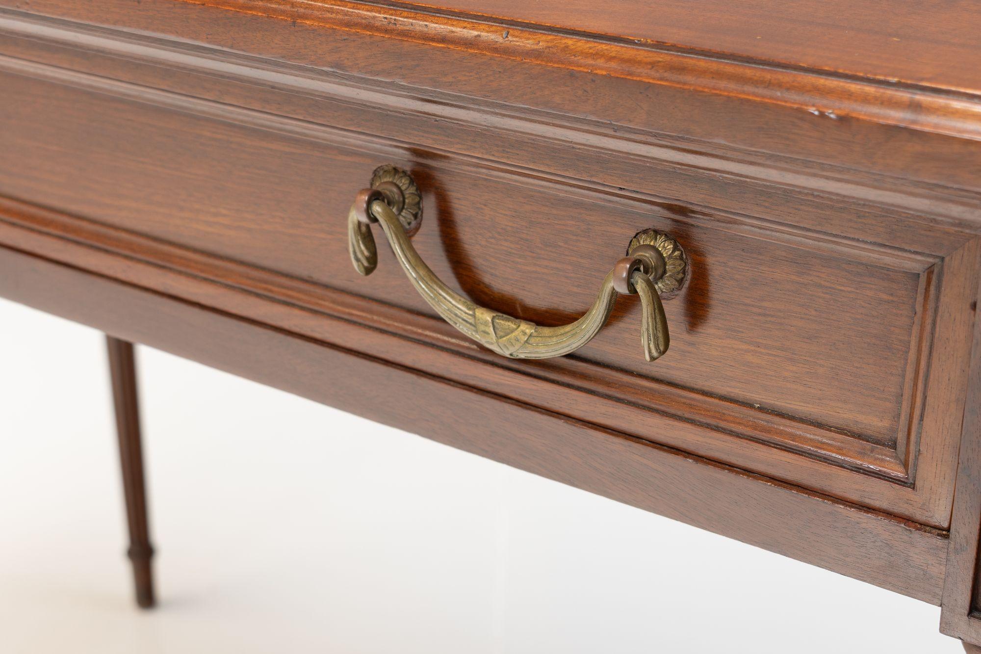 Acajou Writing Desk en vente