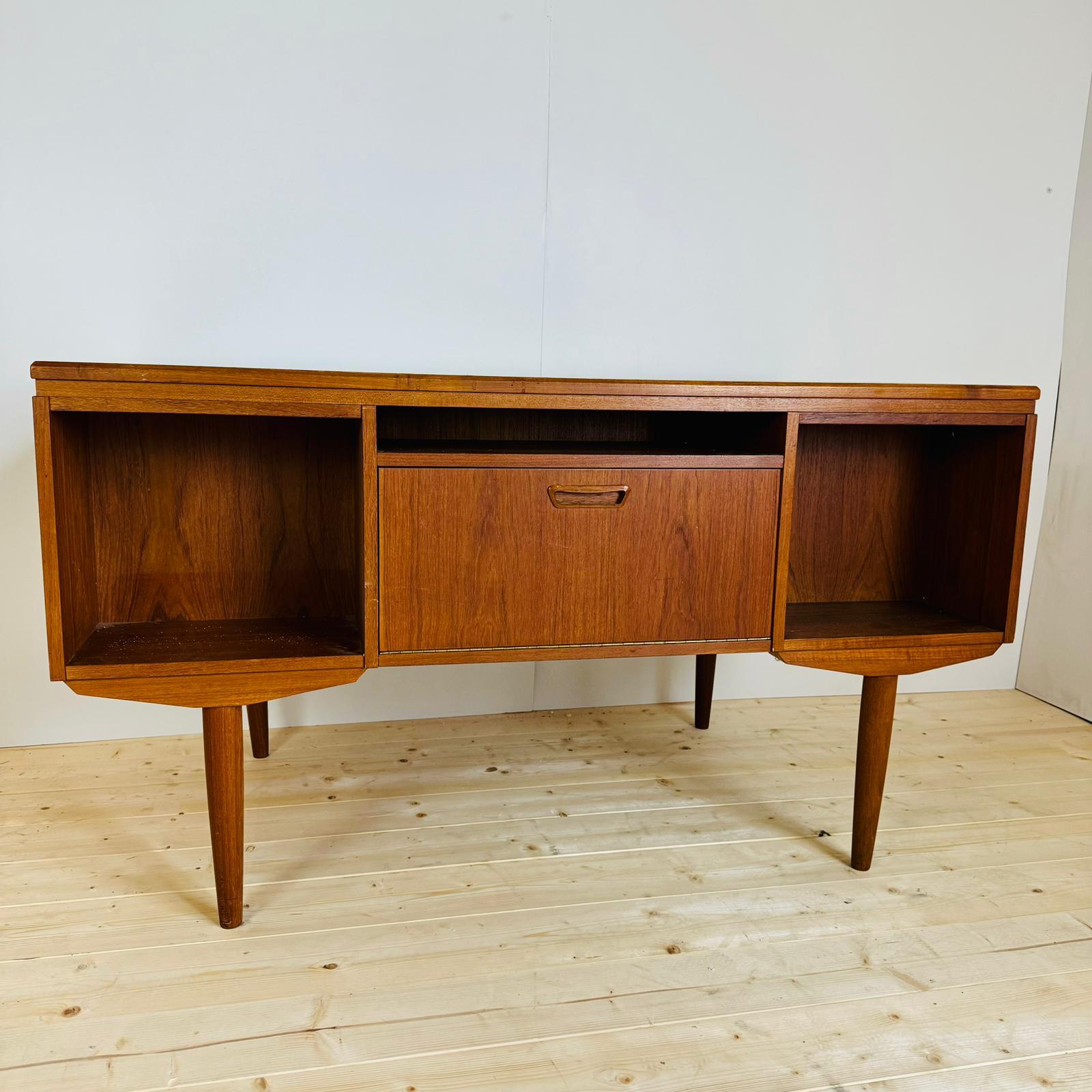 Writing desk in teak, Denmark 1960 For Sale 1