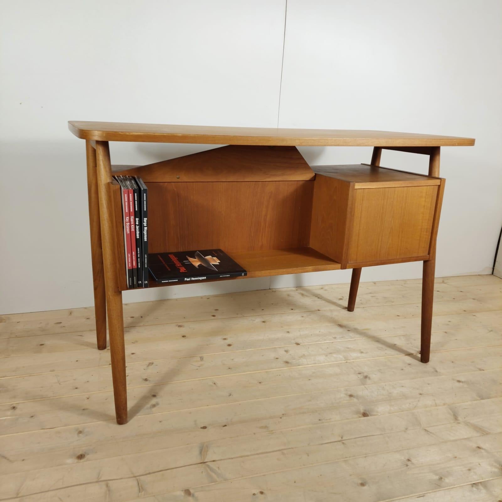 Danish Writing desk in teak, Gunnar Nielsen for Tibergaard, Denmark 1960 For Sale