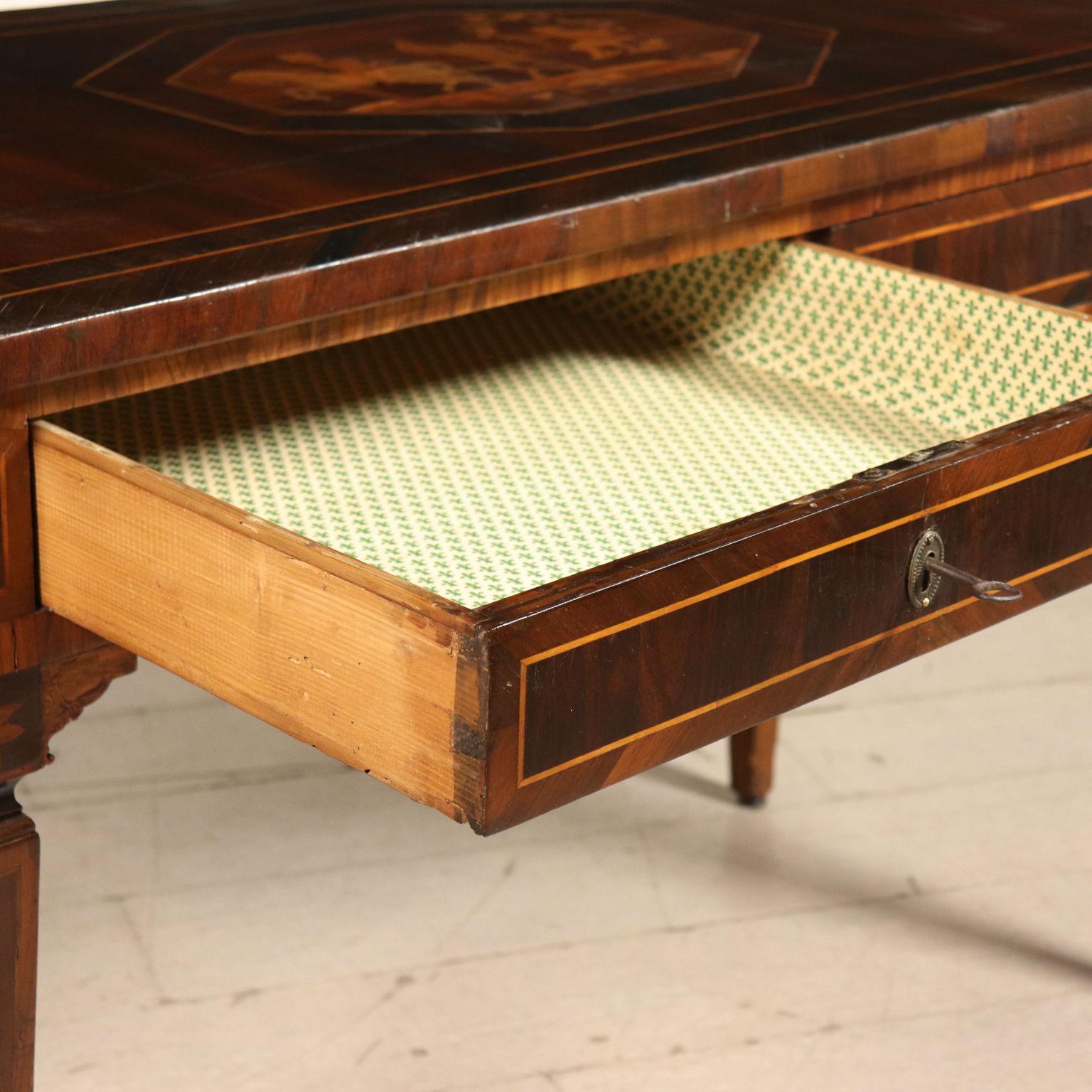 Writing Desk Neoclassical Maple Walnut Italy 19th Century In Good Condition In Milano, IT