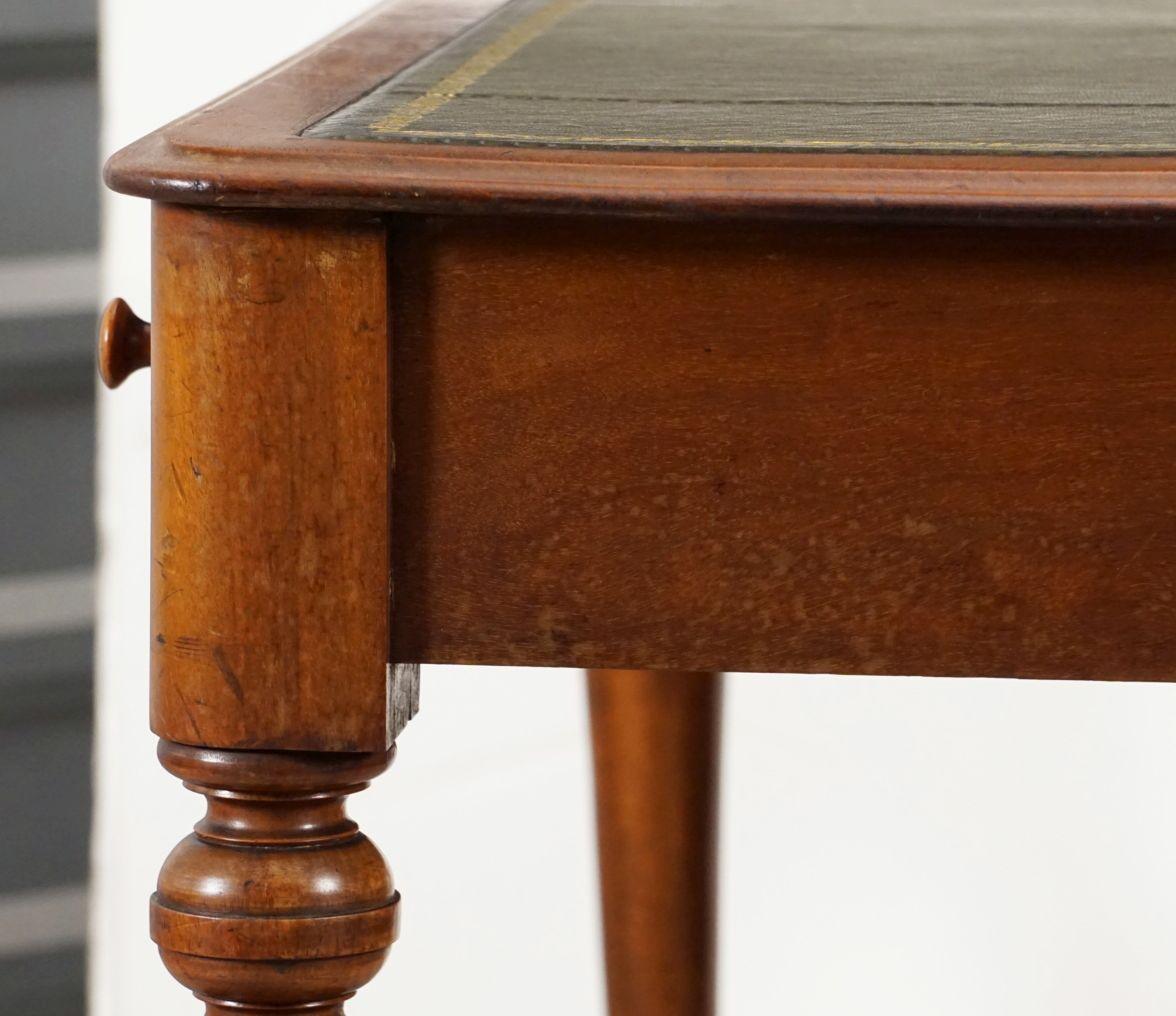 Bureau ou table à écrire en acajou avec plateau en cuir d'Angleterre en vente 8