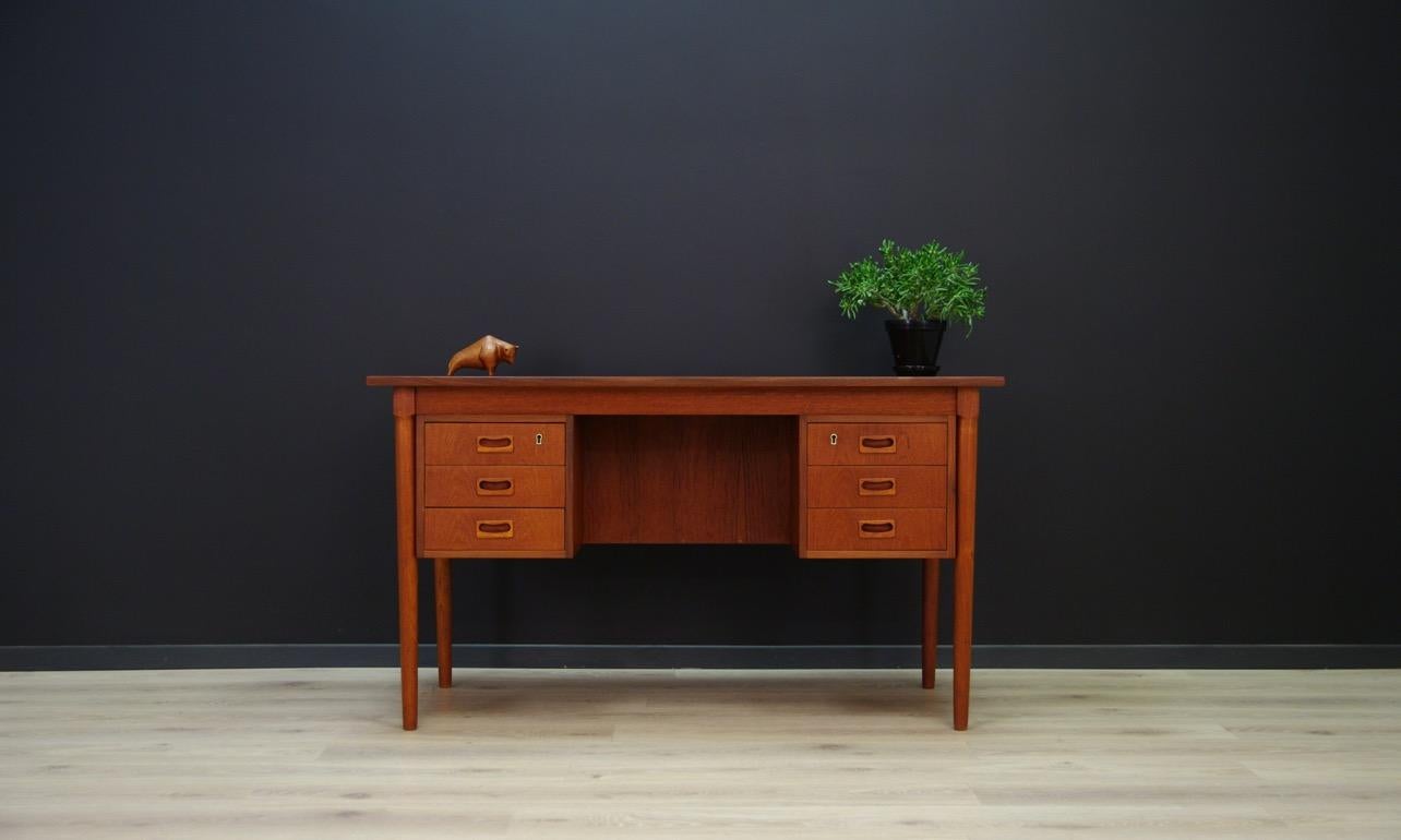 Fantastic desk from the 1960s-1970s, Minimalist form - Scandinavian design. The whole veneered with teak. The desk has six drawers and at the back a bookshelf. No key in the set. Preserved in good condition (small bruises, scratches and abrasions) -