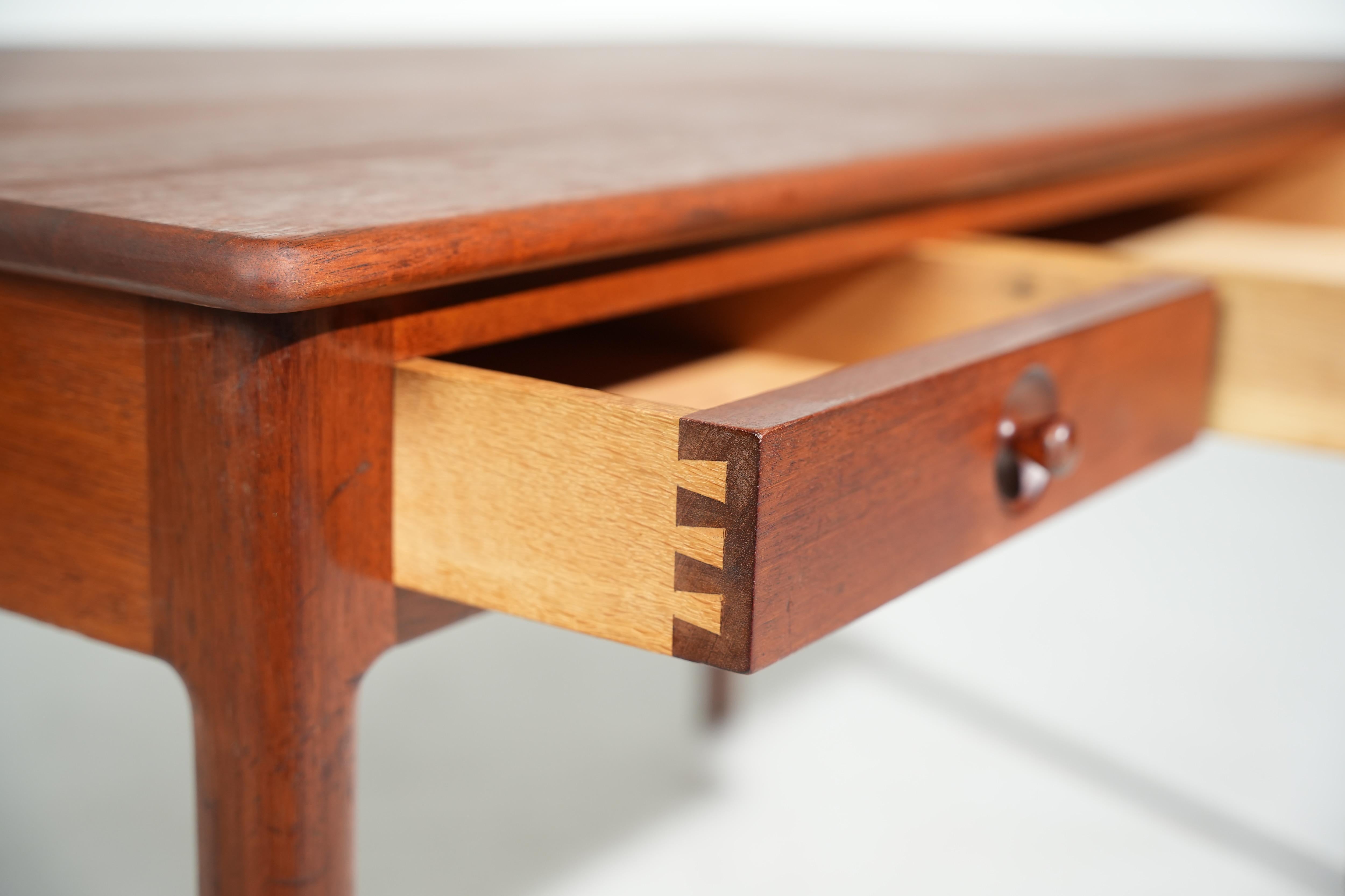 Writing Table Desk in Teak PP 305 by Hans J. Wegner for PP Møbler, Denmark 1960s For Sale 10