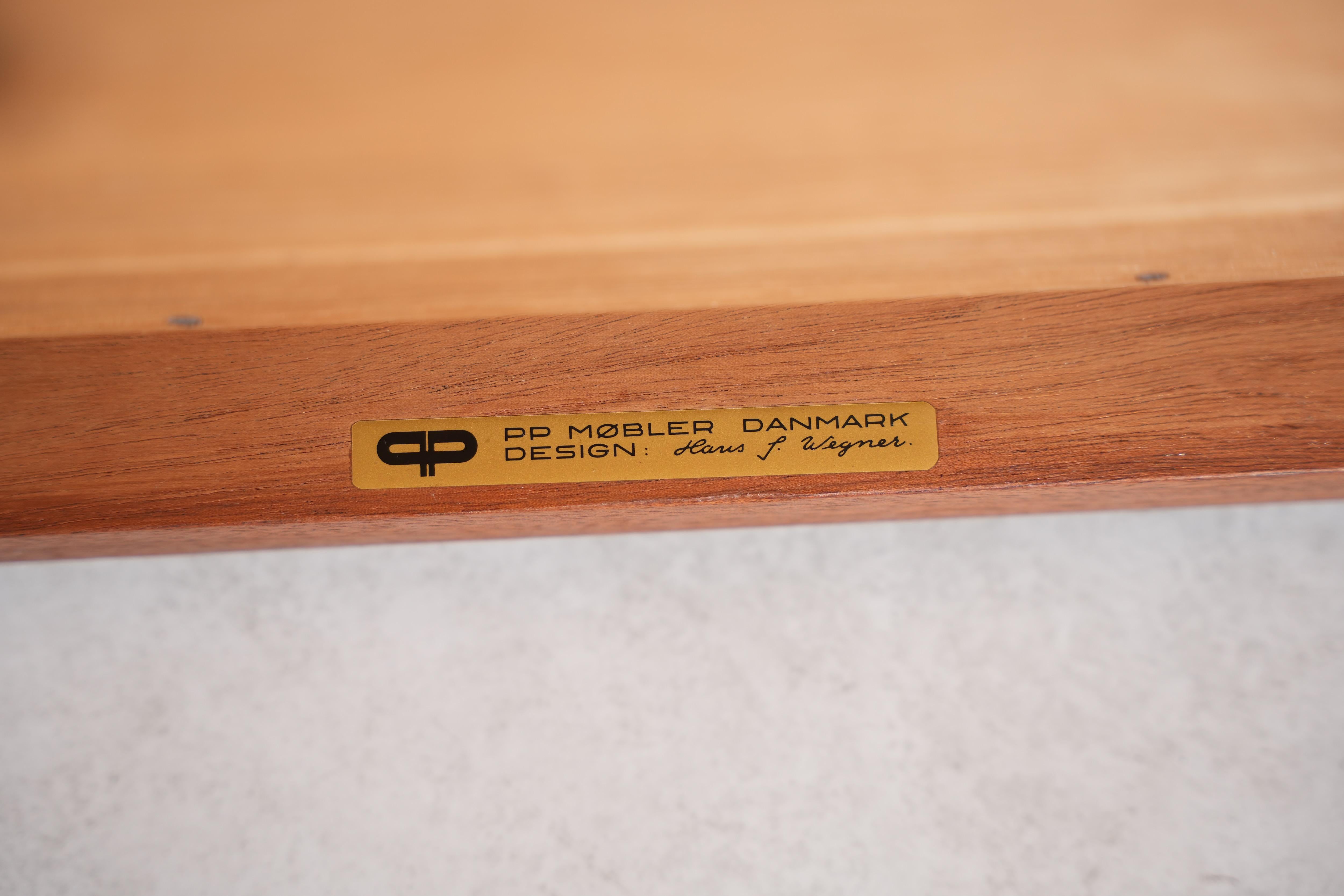 Writing Table Desk in Teak PP 305 by Hans J. Wegner for PP Møbler, Denmark 1960s For Sale 12