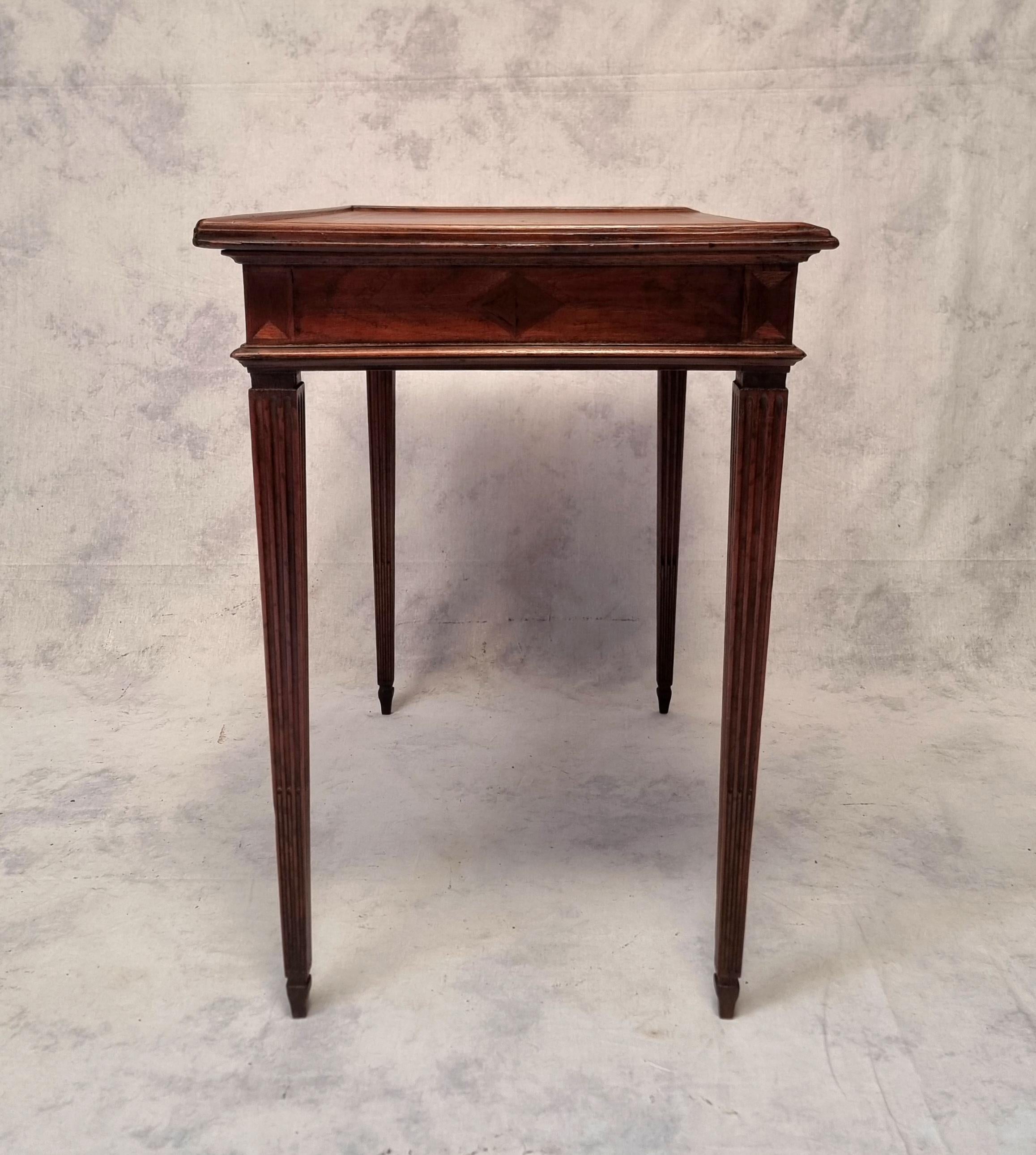 Writing Table Louis XVI Period - Solid Oak - 18th In Good Condition For Sale In SAINT-OUEN-SUR-SEINE, FR